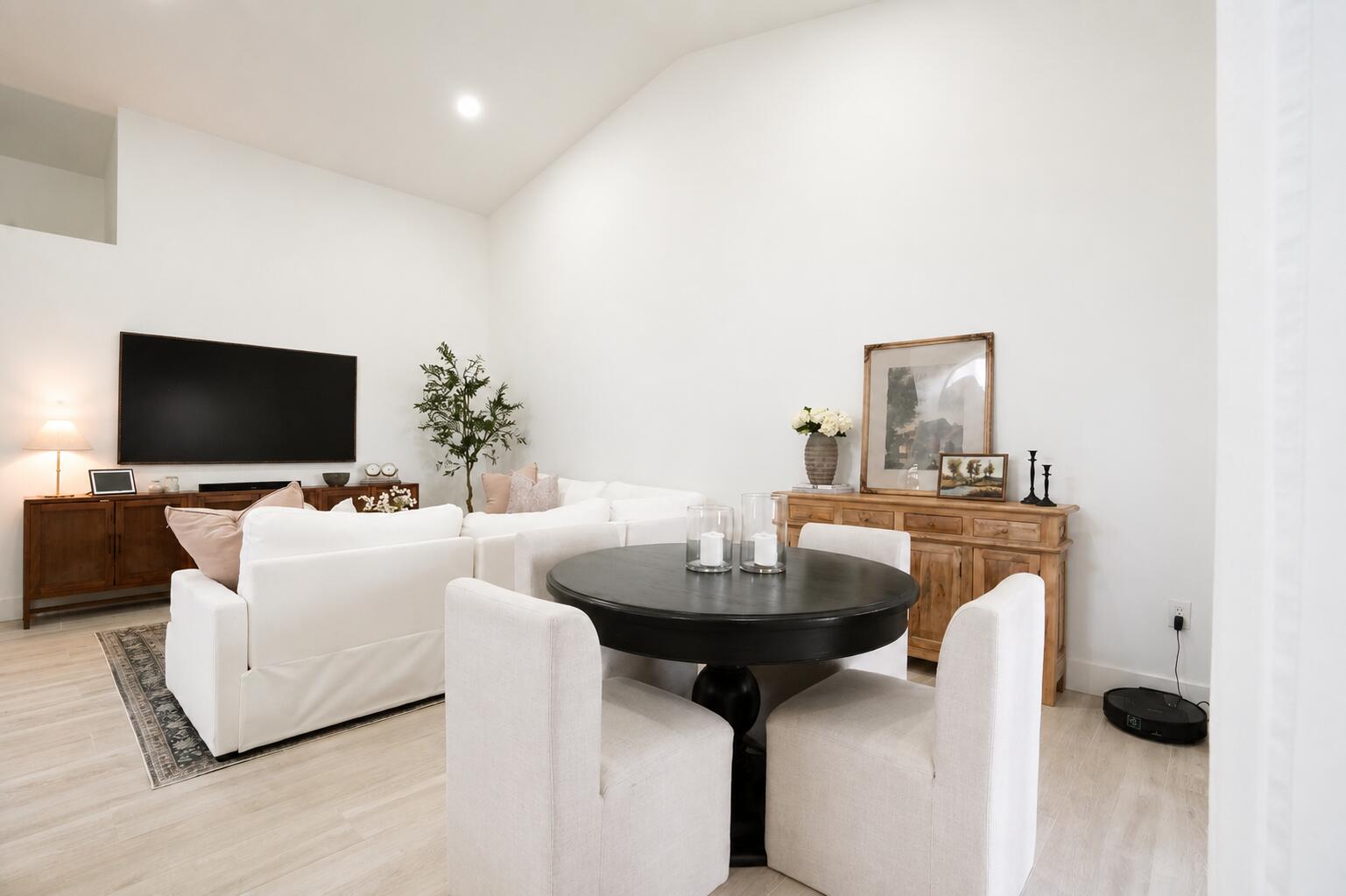 HAMPTON LAKES - Residential