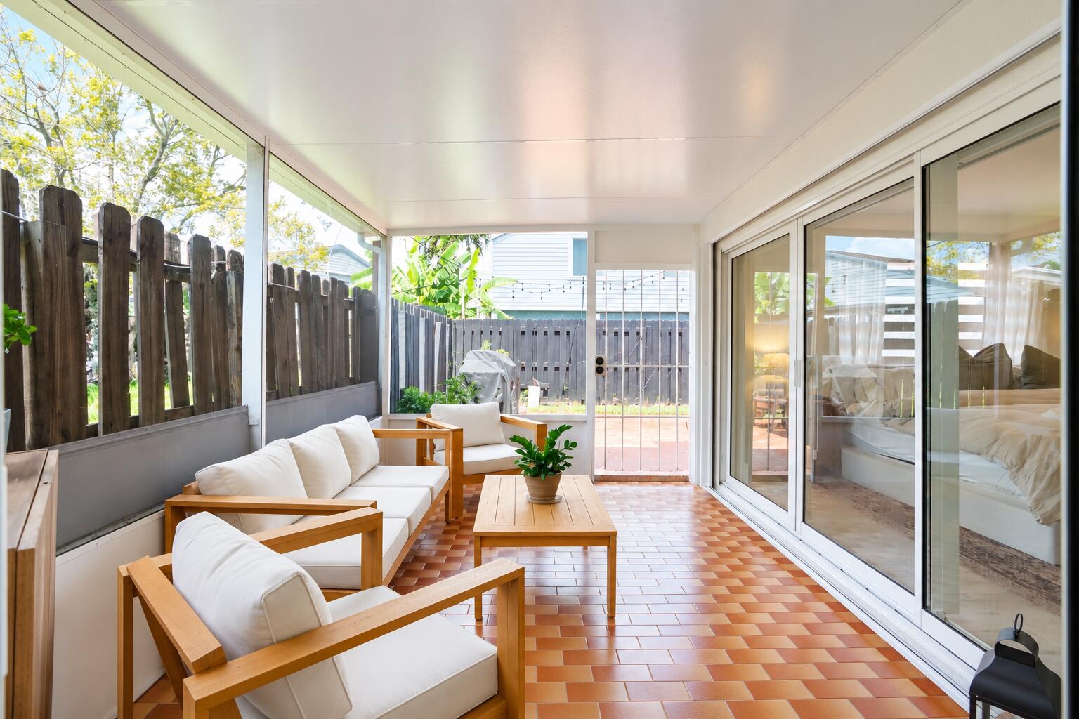 HAMPTON LAKES - Residential