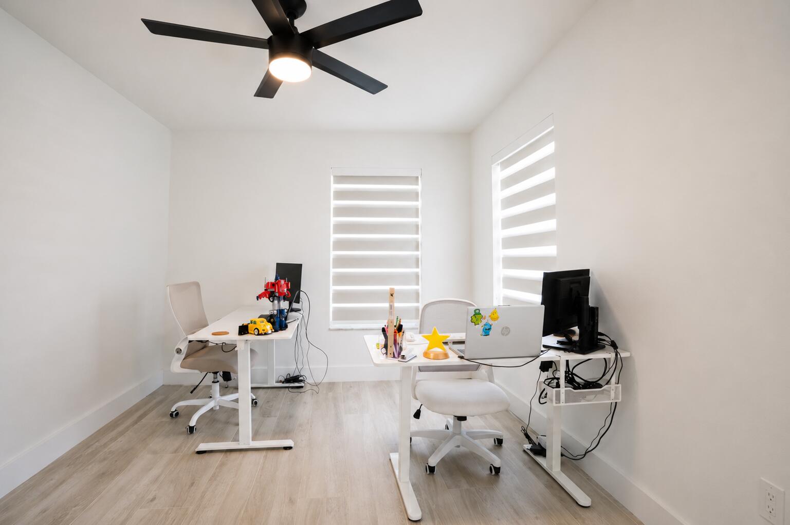 HAMPTON LAKES - Residential