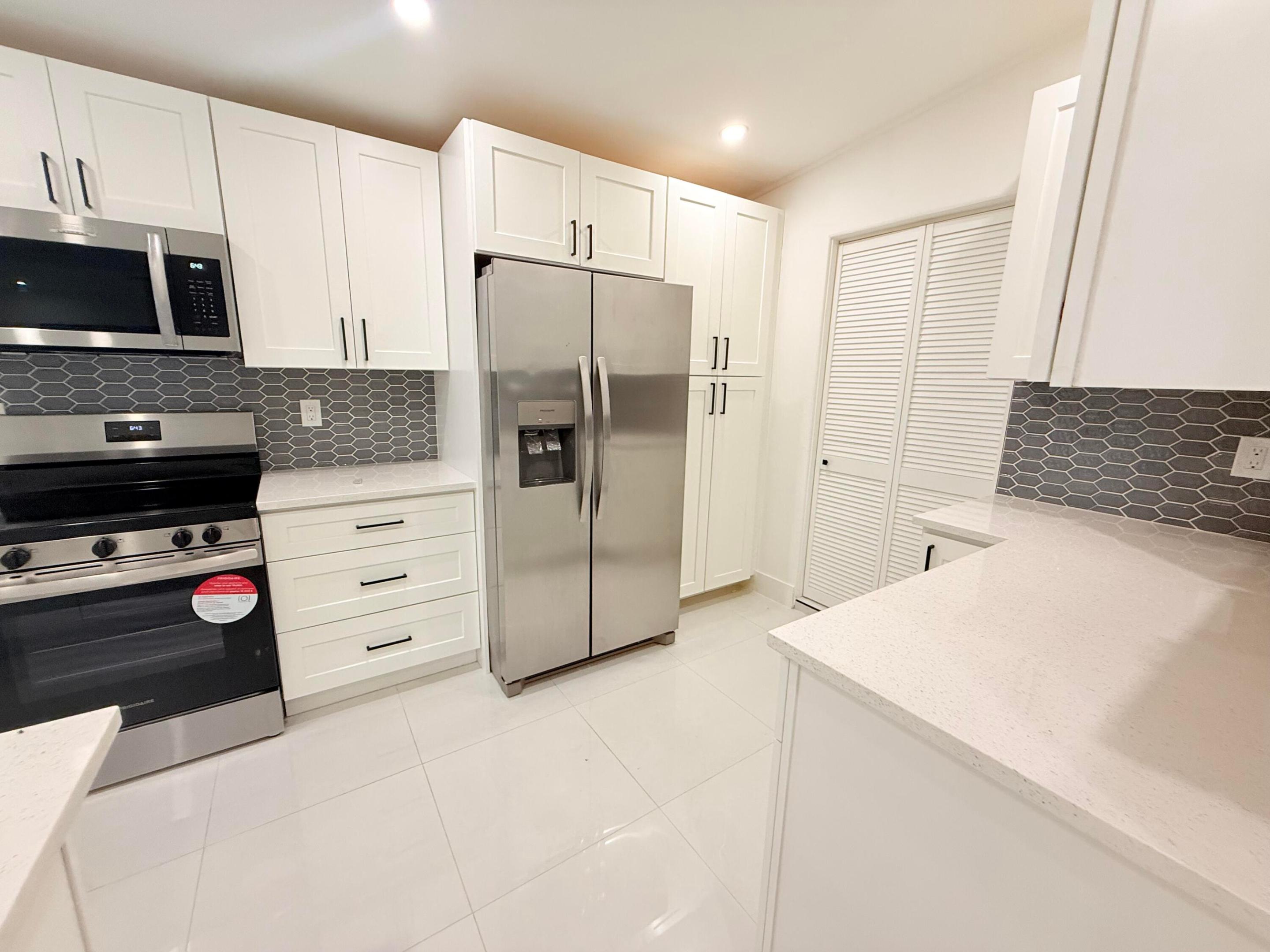 PALM SPRINGS VILLAGE 2 - Residential Lease