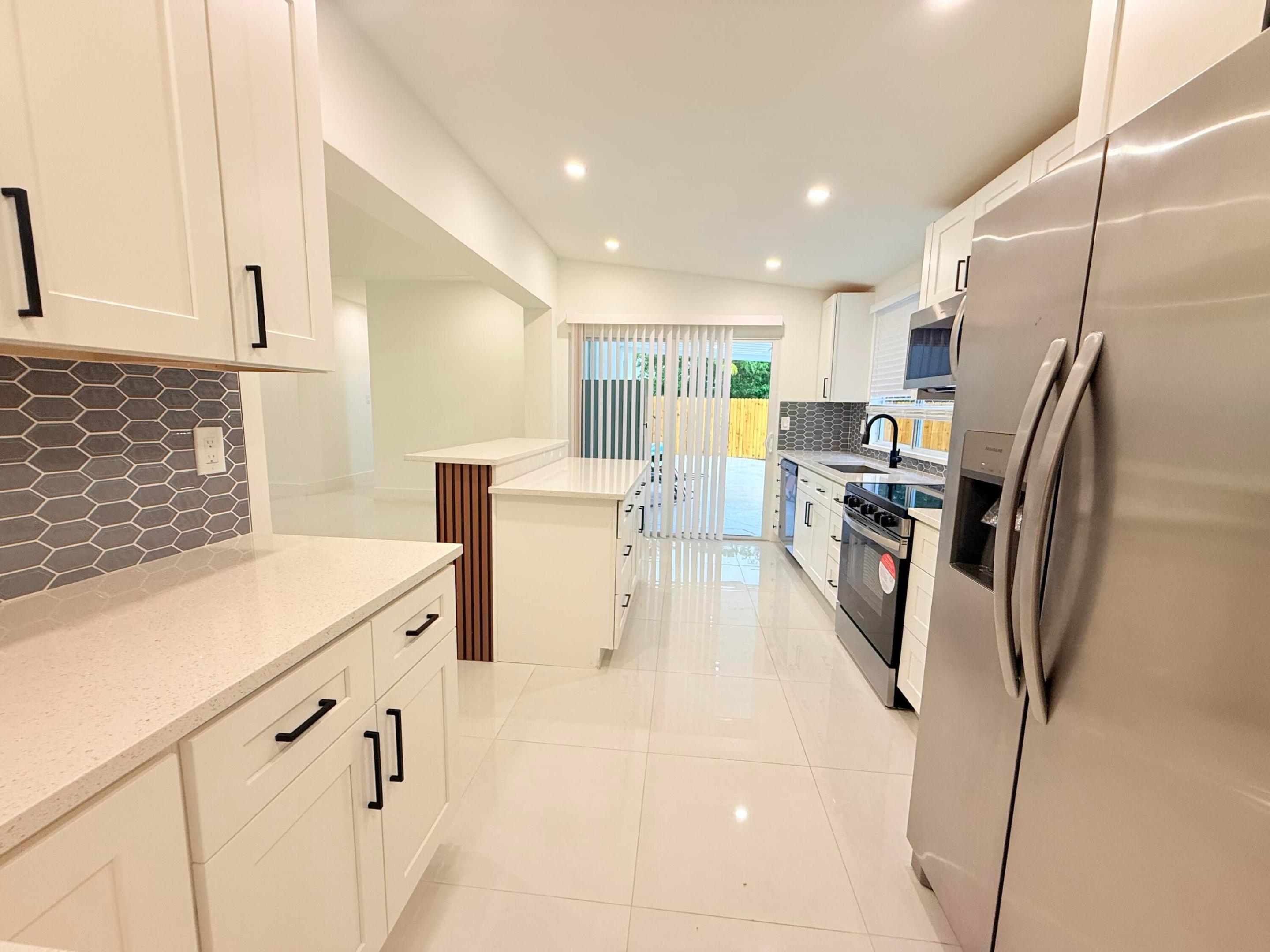 PALM SPRINGS VILLAGE 2 - Residential Lease