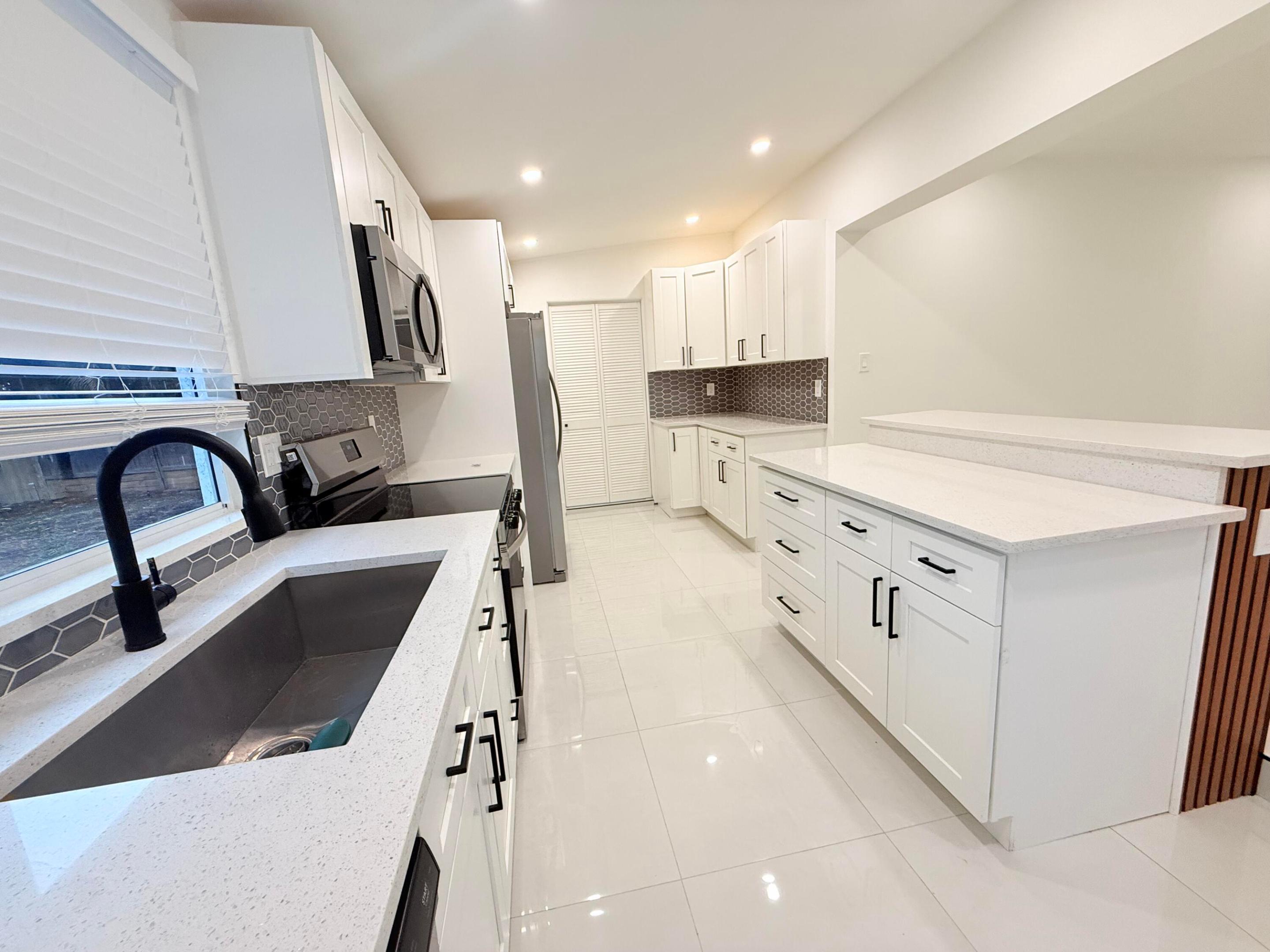PALM SPRINGS VILLAGE 2 - Residential Lease