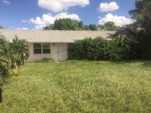 WONDERFUL SINGLE FAMILY HOME. NO HOA! WITH A LOT OF TLC THIS HOME WILL GO A LONG WAY.