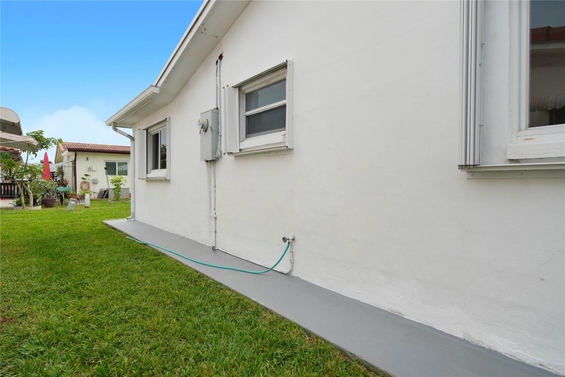 MAINLANDS OF TAMARAC - Residential