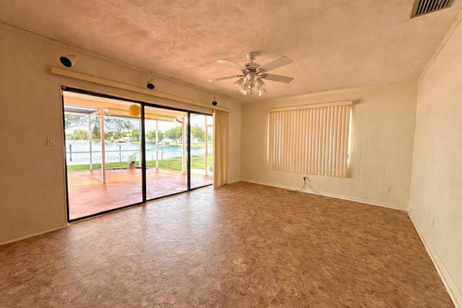 Pasadena Lakes West 69-37 - Residential