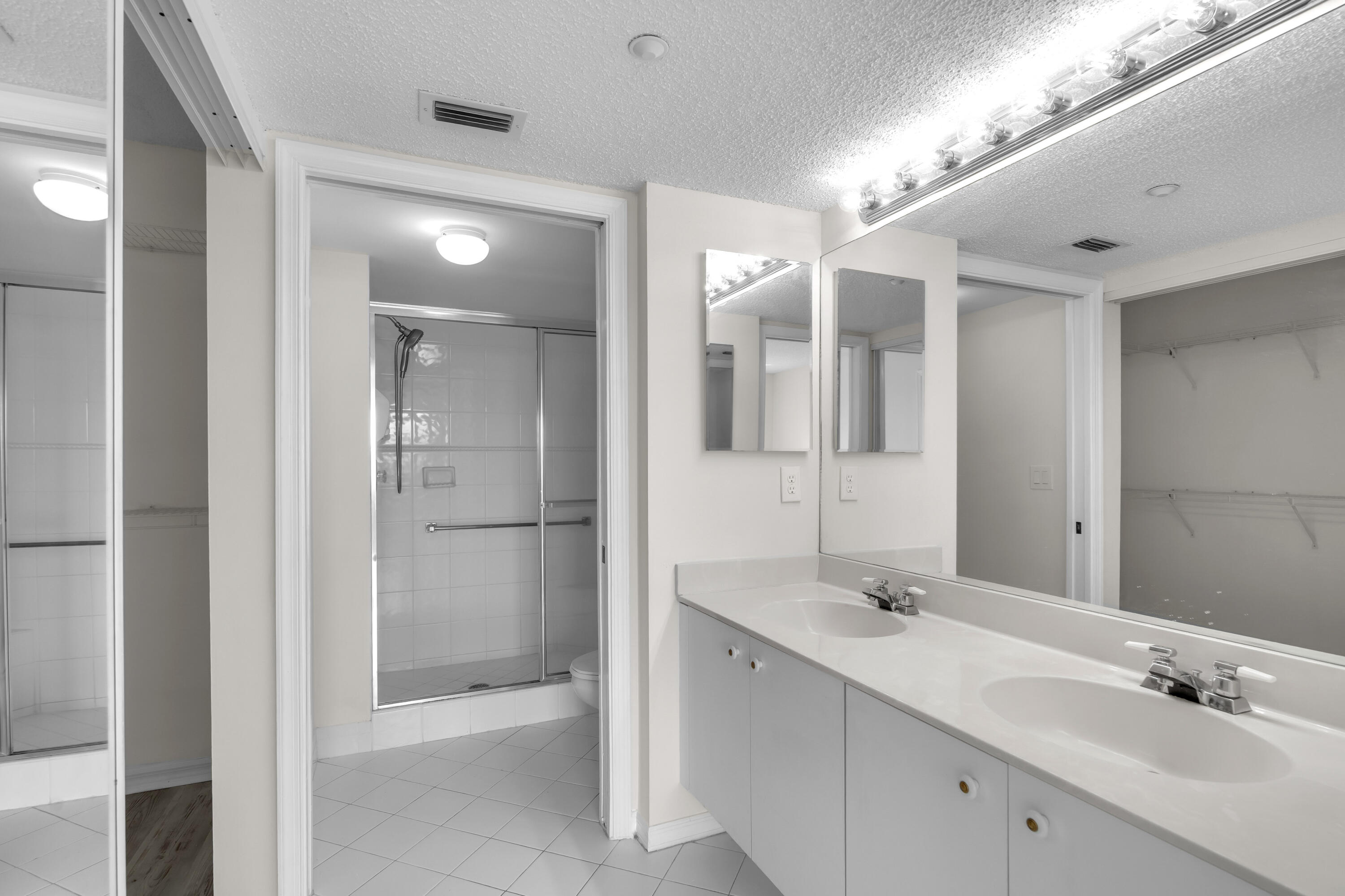 SOUTHAMPTON CONDOMINIUM I - Residential