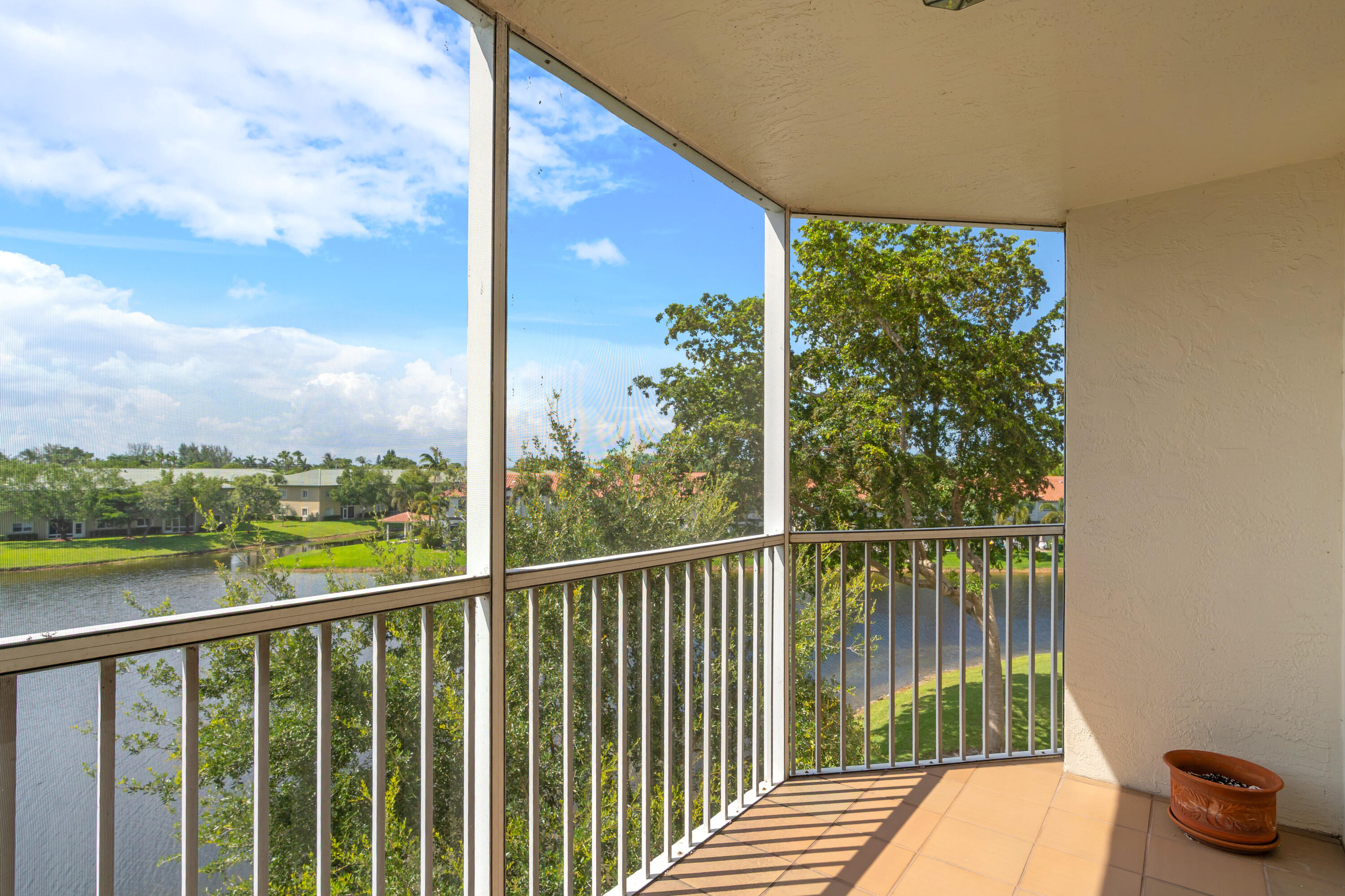 SOUTHAMPTON CONDOMINIUM I - Residential