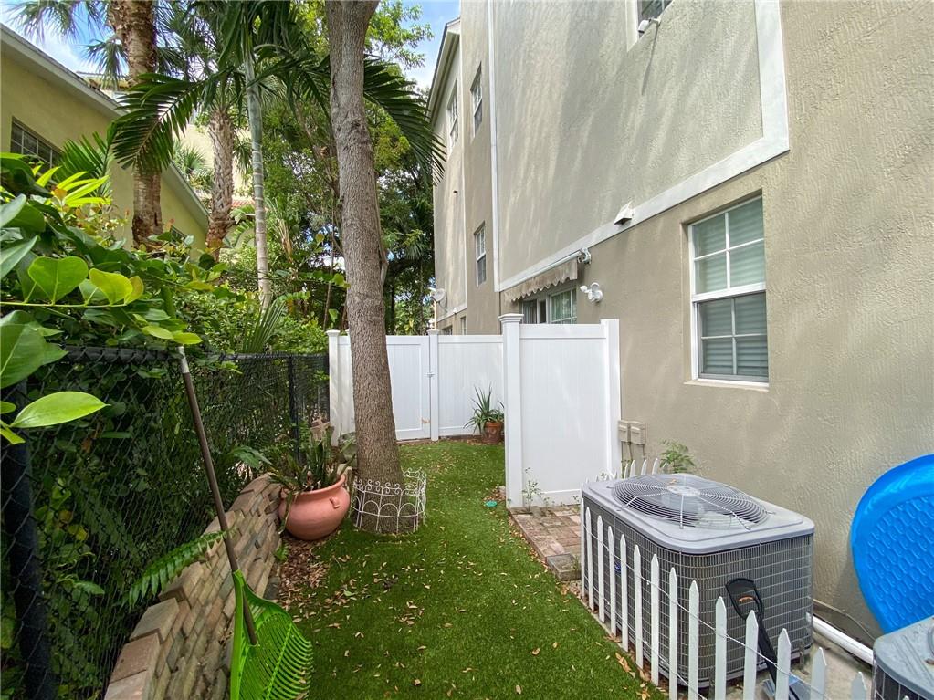 Manor Oaks Townhomes - Residential