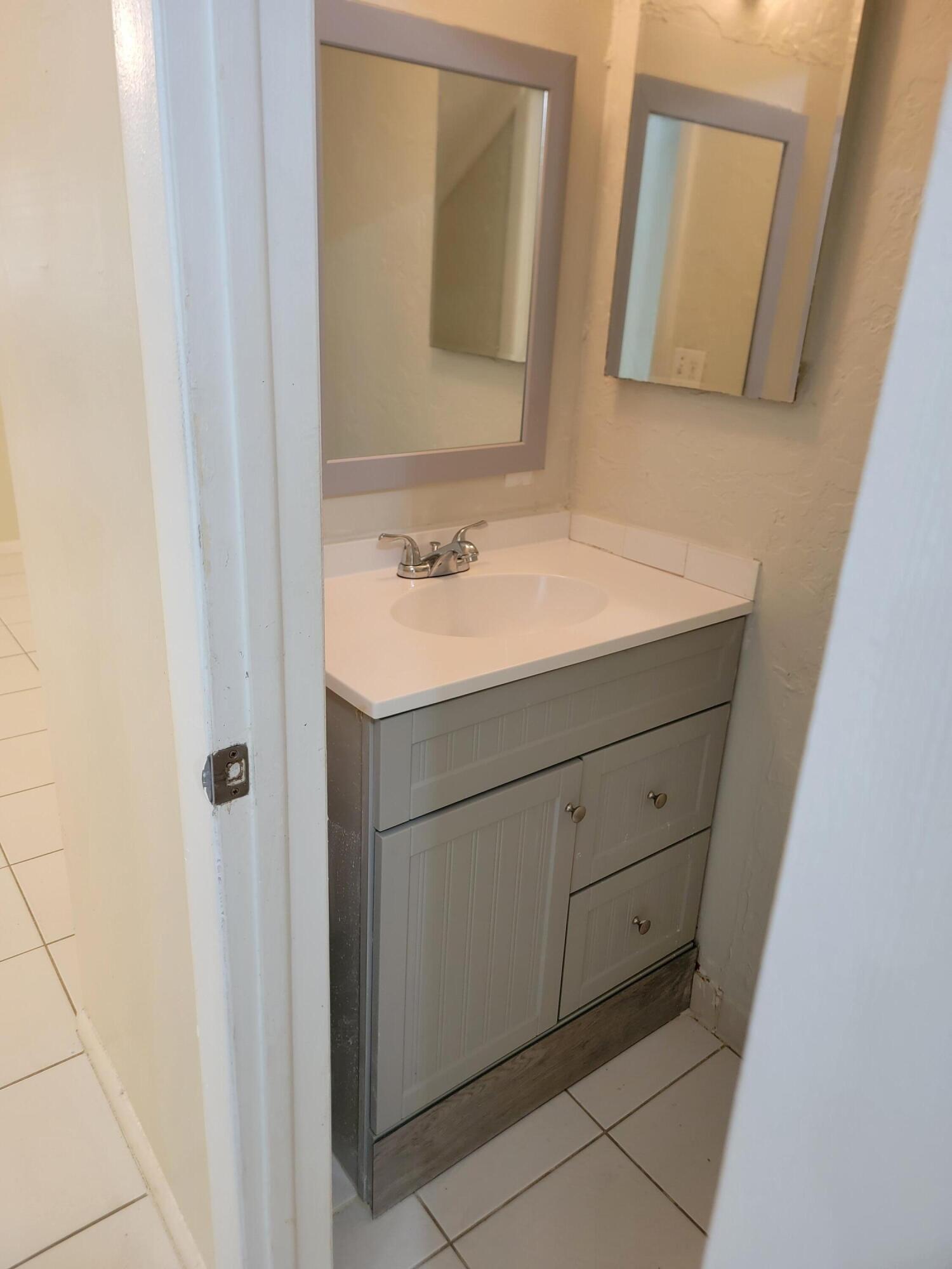 VISTA GARDENS I CONDO - Residential Lease