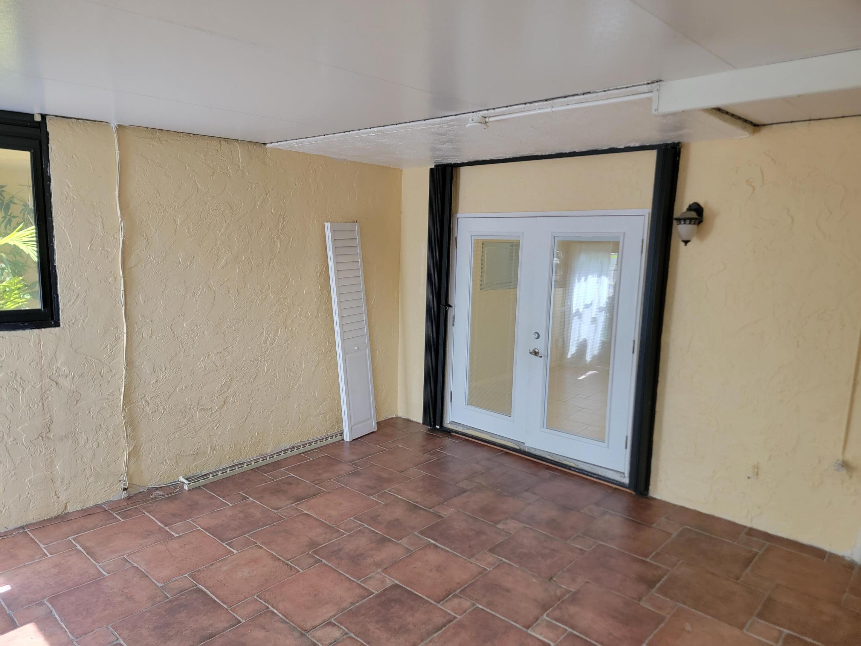 VISTA GARDENS I CONDO - Residential Lease