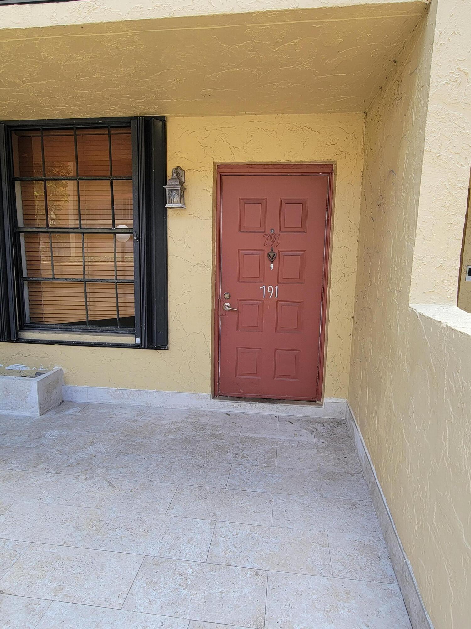 VISTA GARDENS I CONDO - Residential Lease