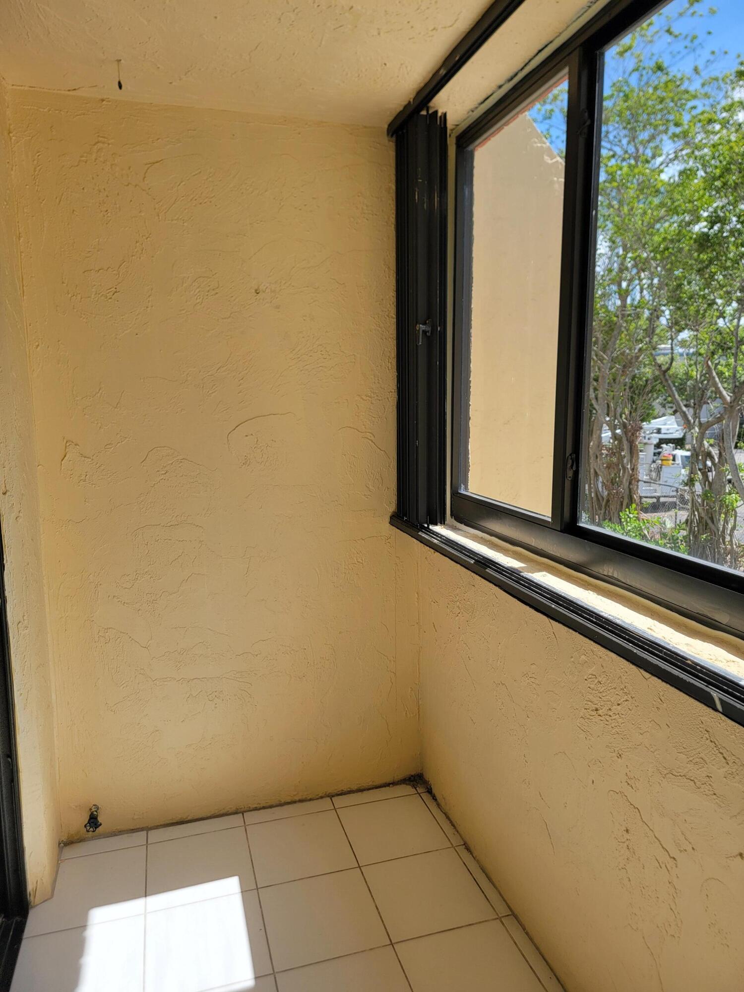 VISTA GARDENS I CONDO - Residential Lease