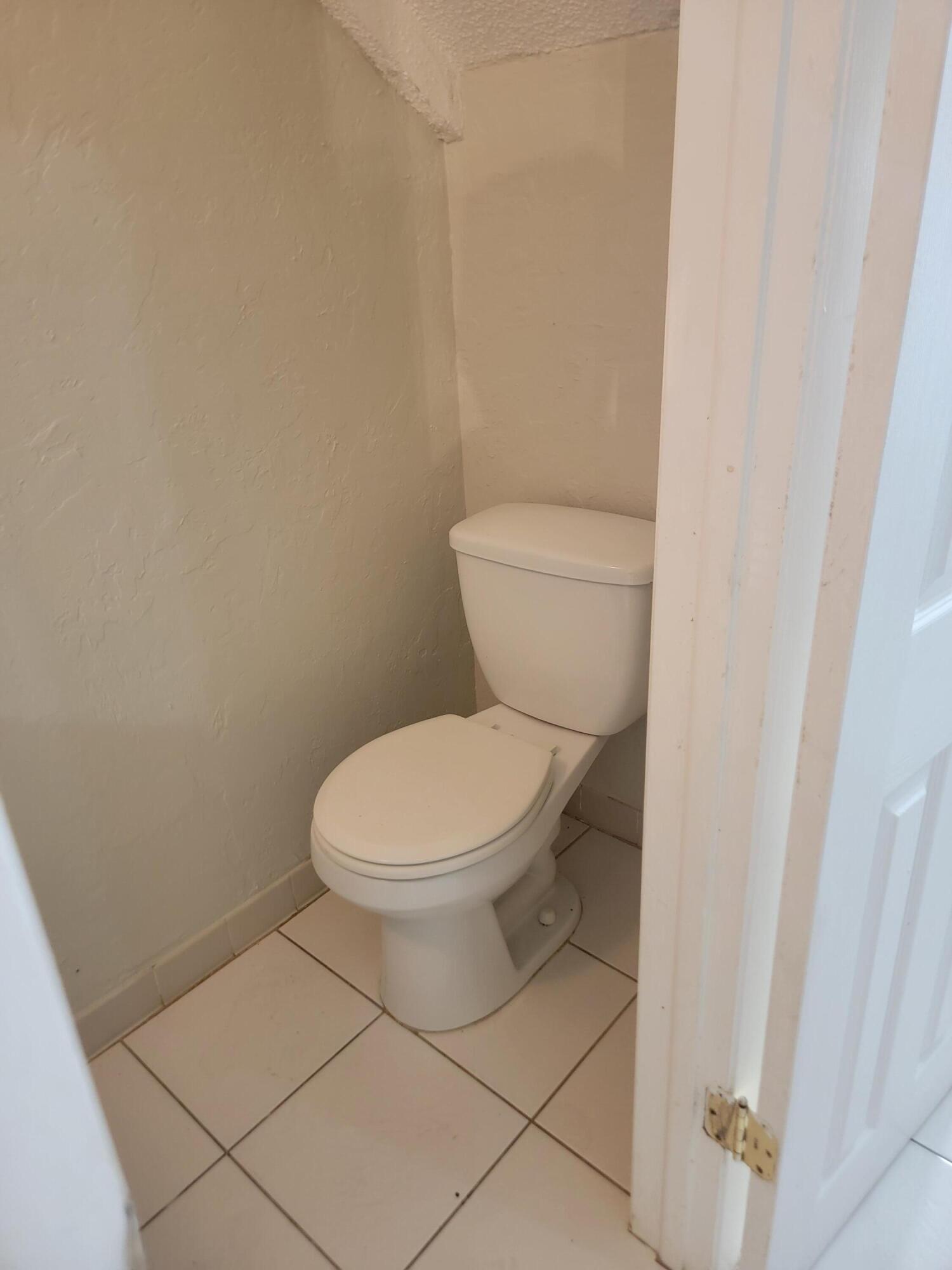 VISTA GARDENS I CONDO - Residential Lease
