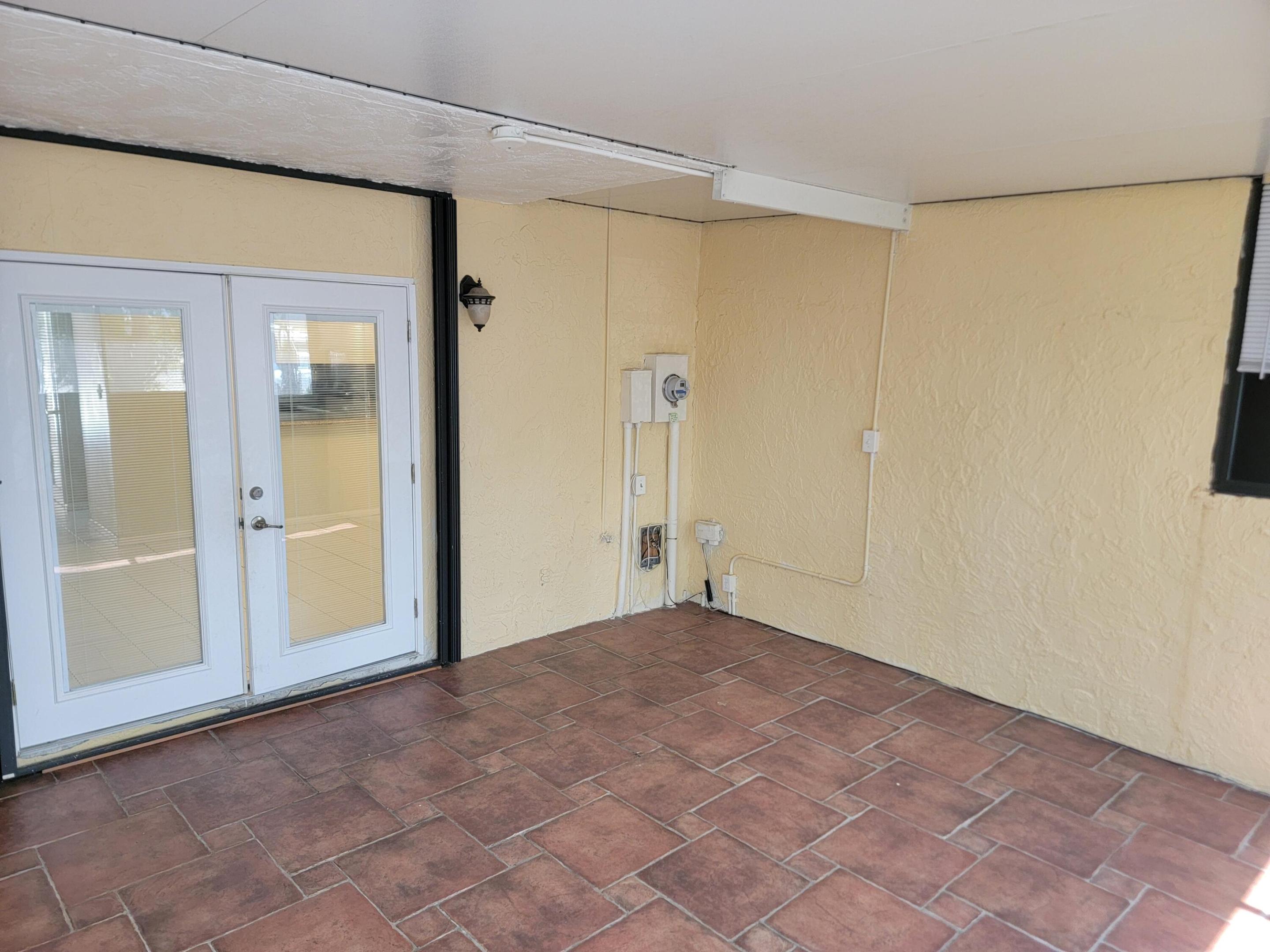 VISTA GARDENS I CONDO - Residential Lease