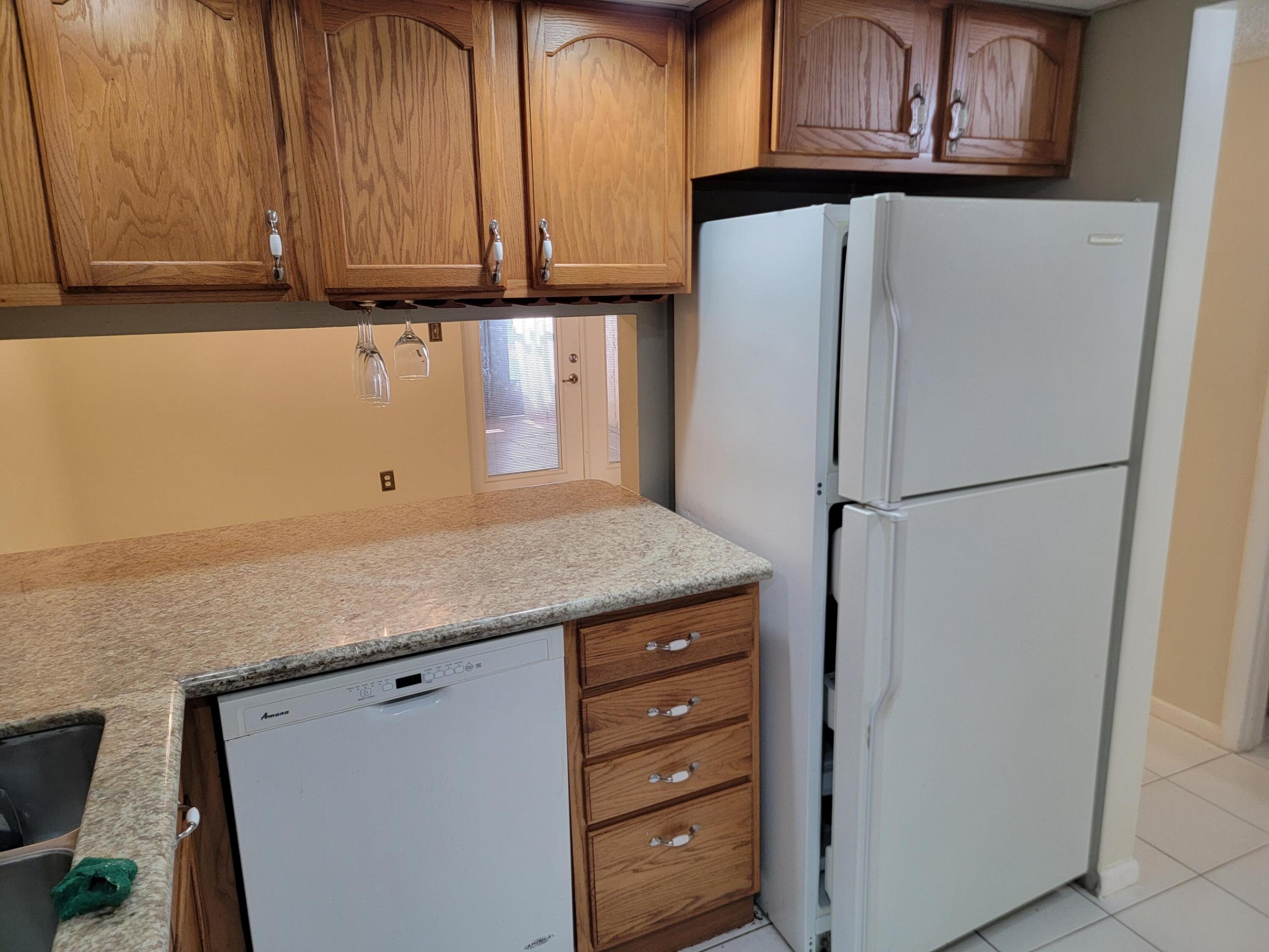 VISTA GARDENS I CONDO - Residential Lease