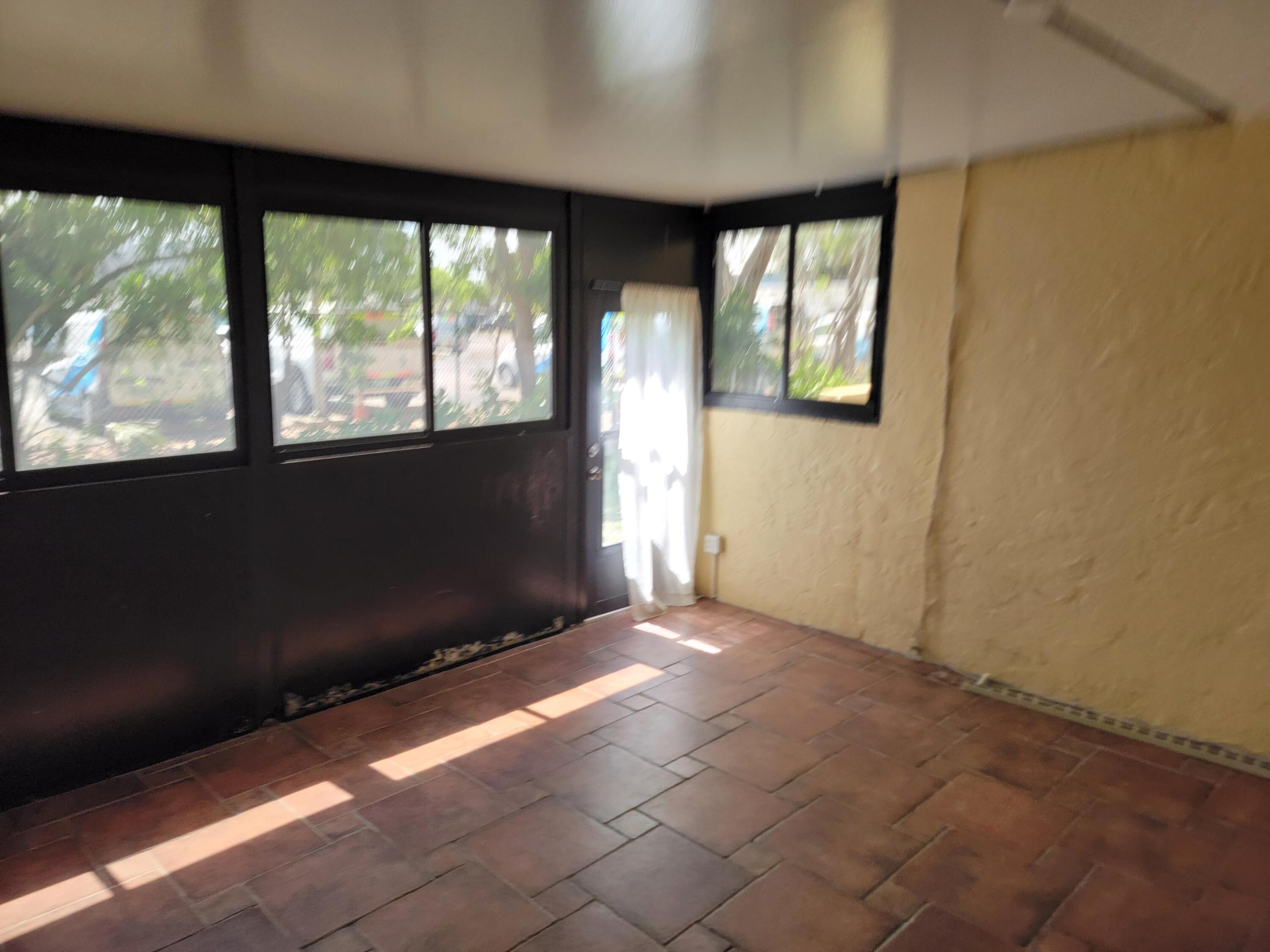 VISTA GARDENS I CONDO - Residential Lease