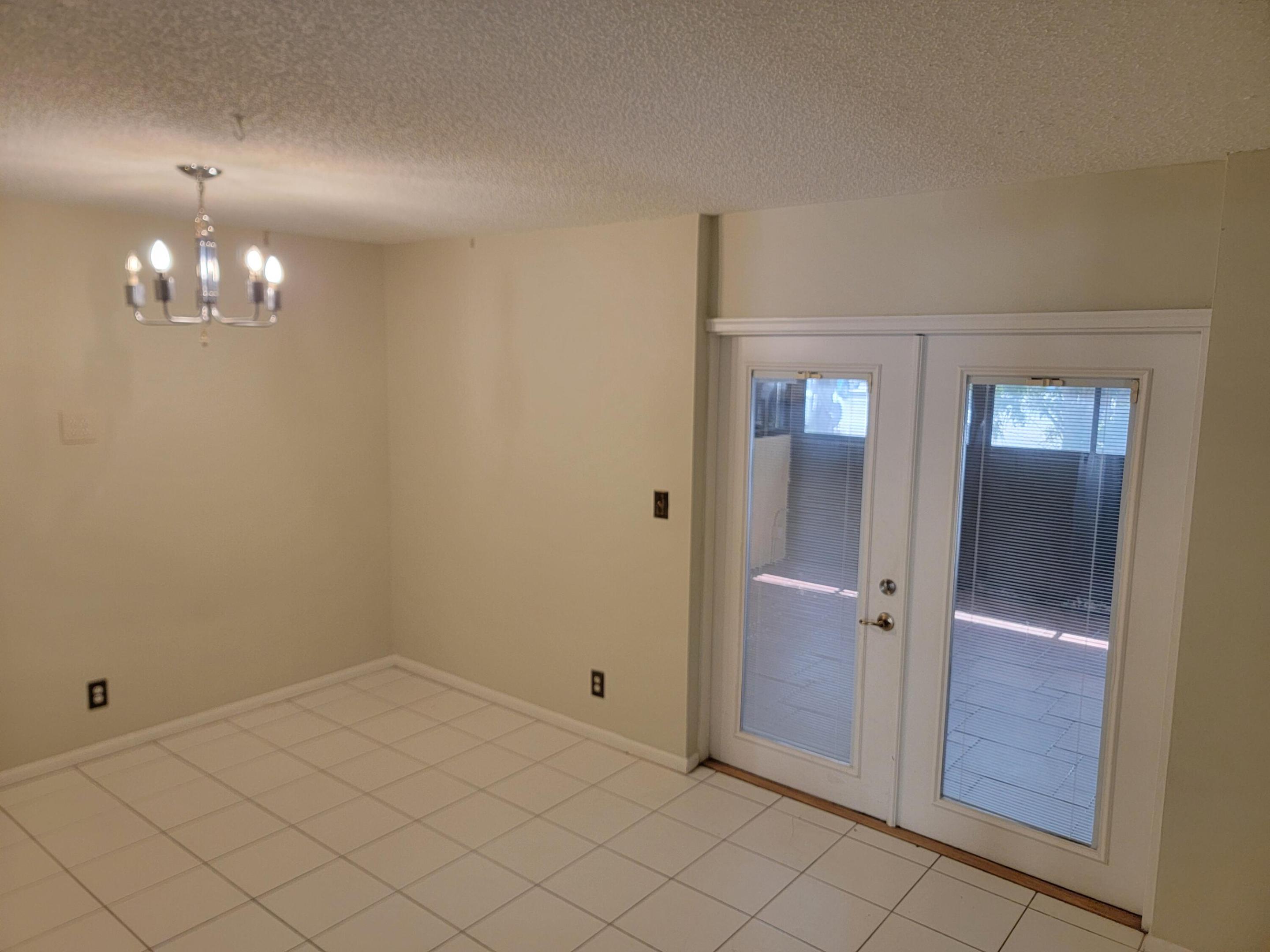 VISTA GARDENS I CONDO - Residential Lease