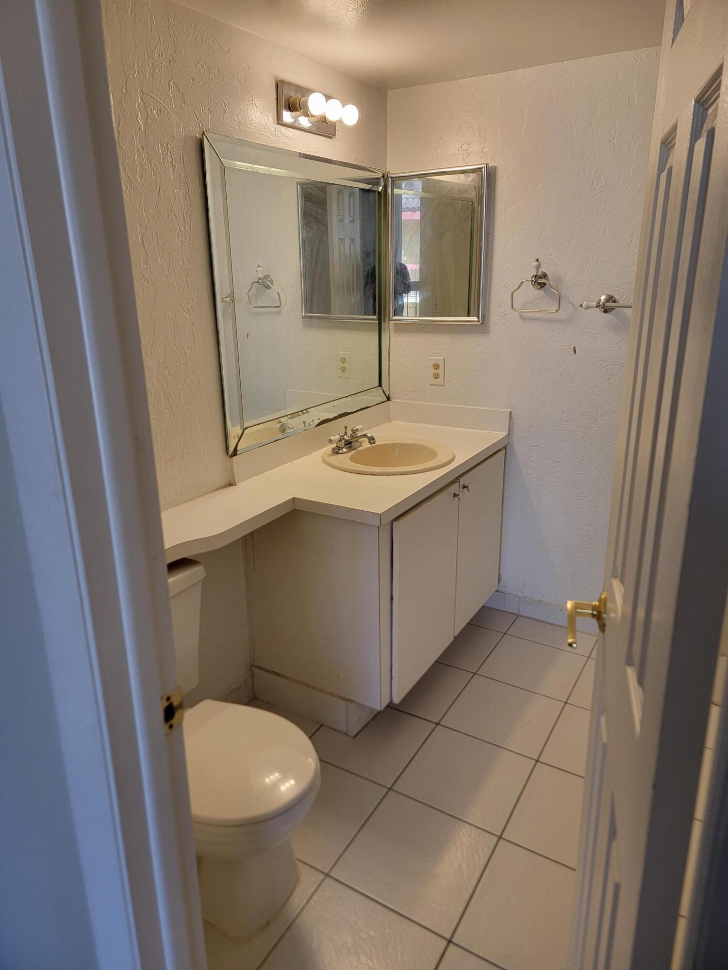 VISTA GARDENS I CONDO - Residential Lease