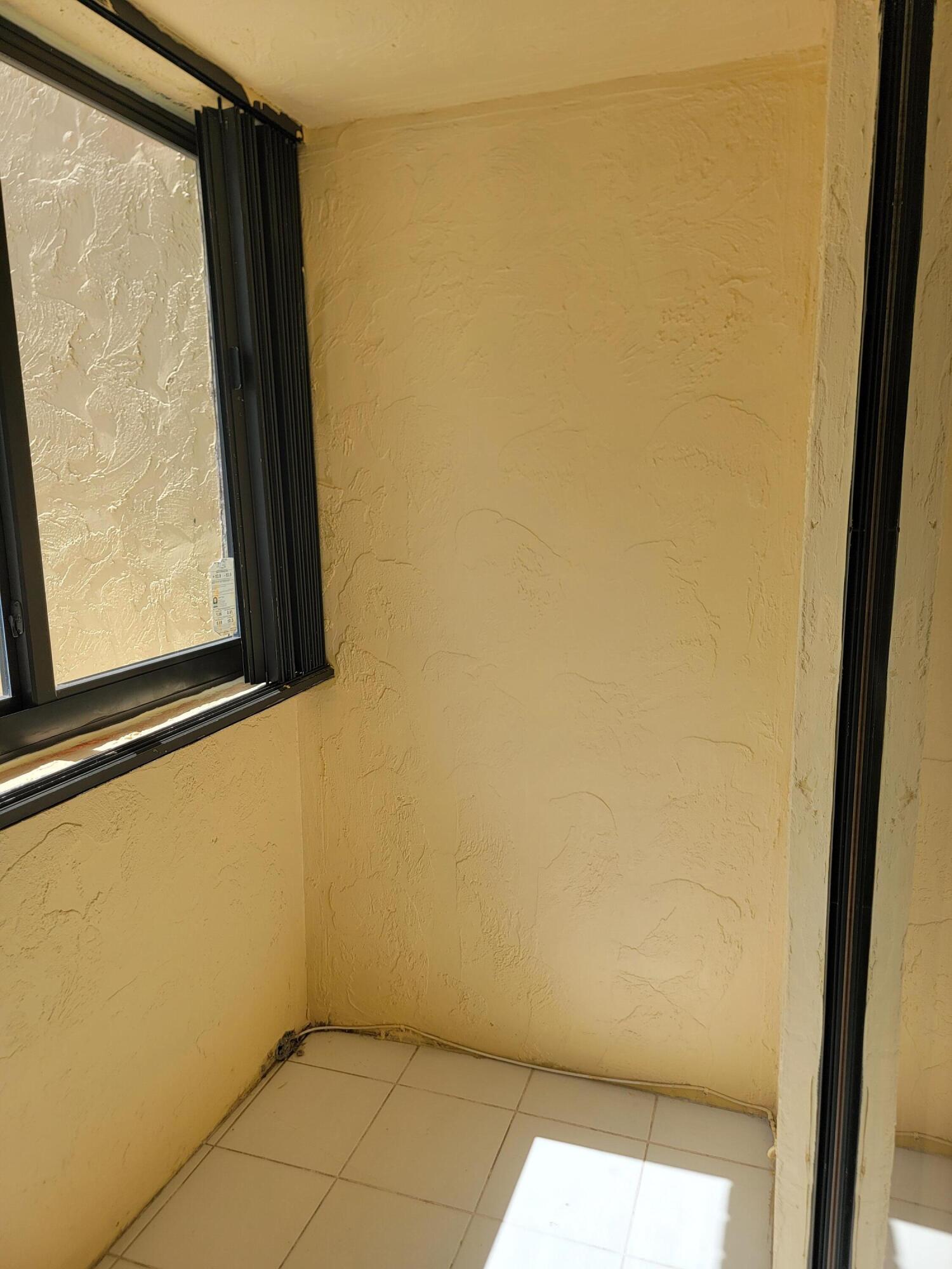 VISTA GARDENS I CONDO - Residential Lease