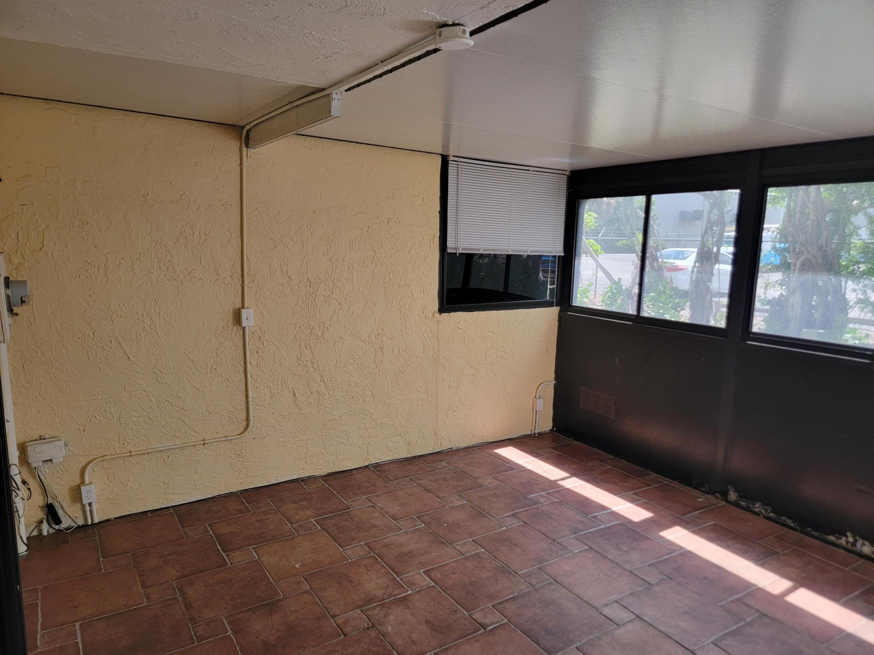 VISTA GARDENS I CONDO - Residential Lease