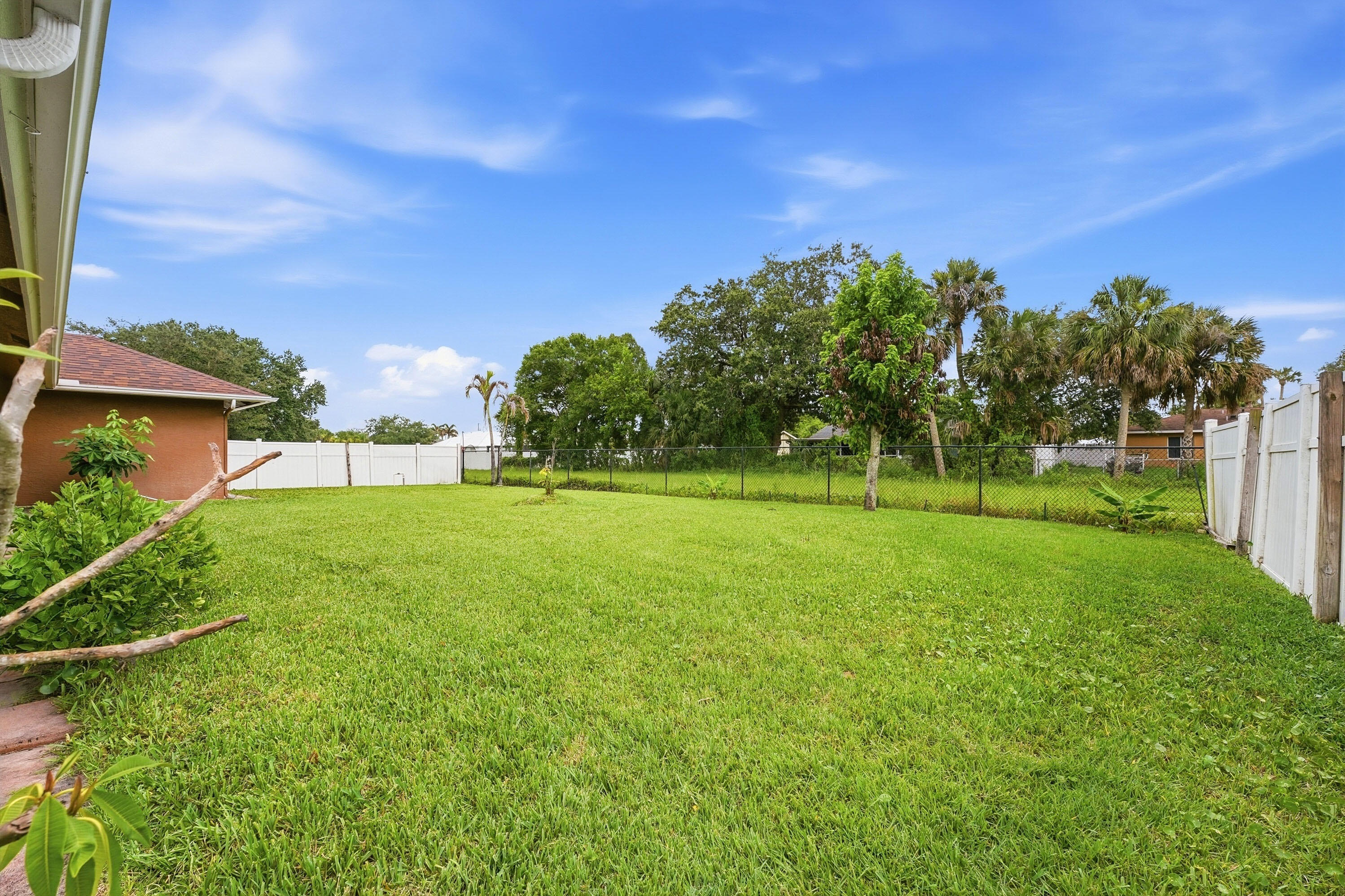 PORT ST LUCIE SECTION 8 - Residential
