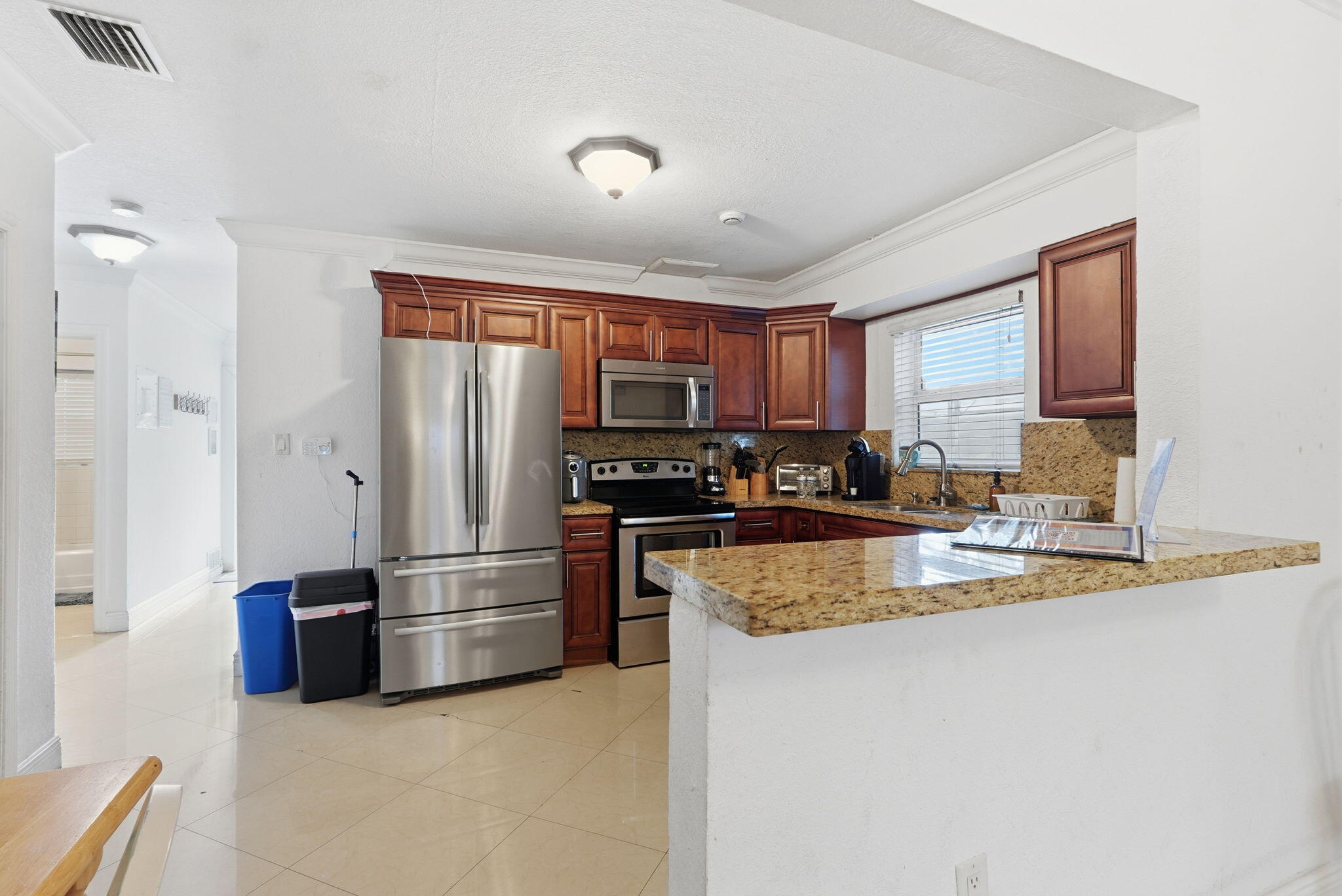 NORTH HOLLYWOOD - Residential Income