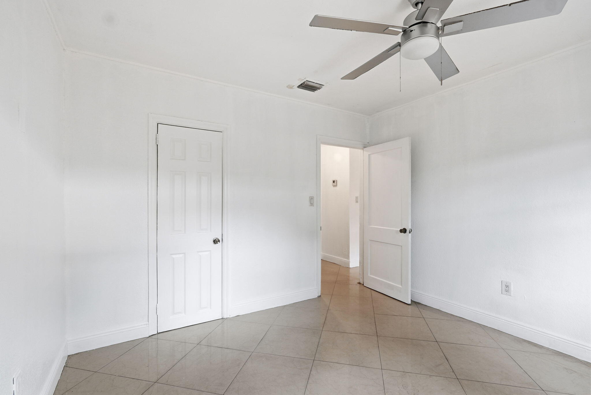NORTH HOLLYWOOD - Residential Income