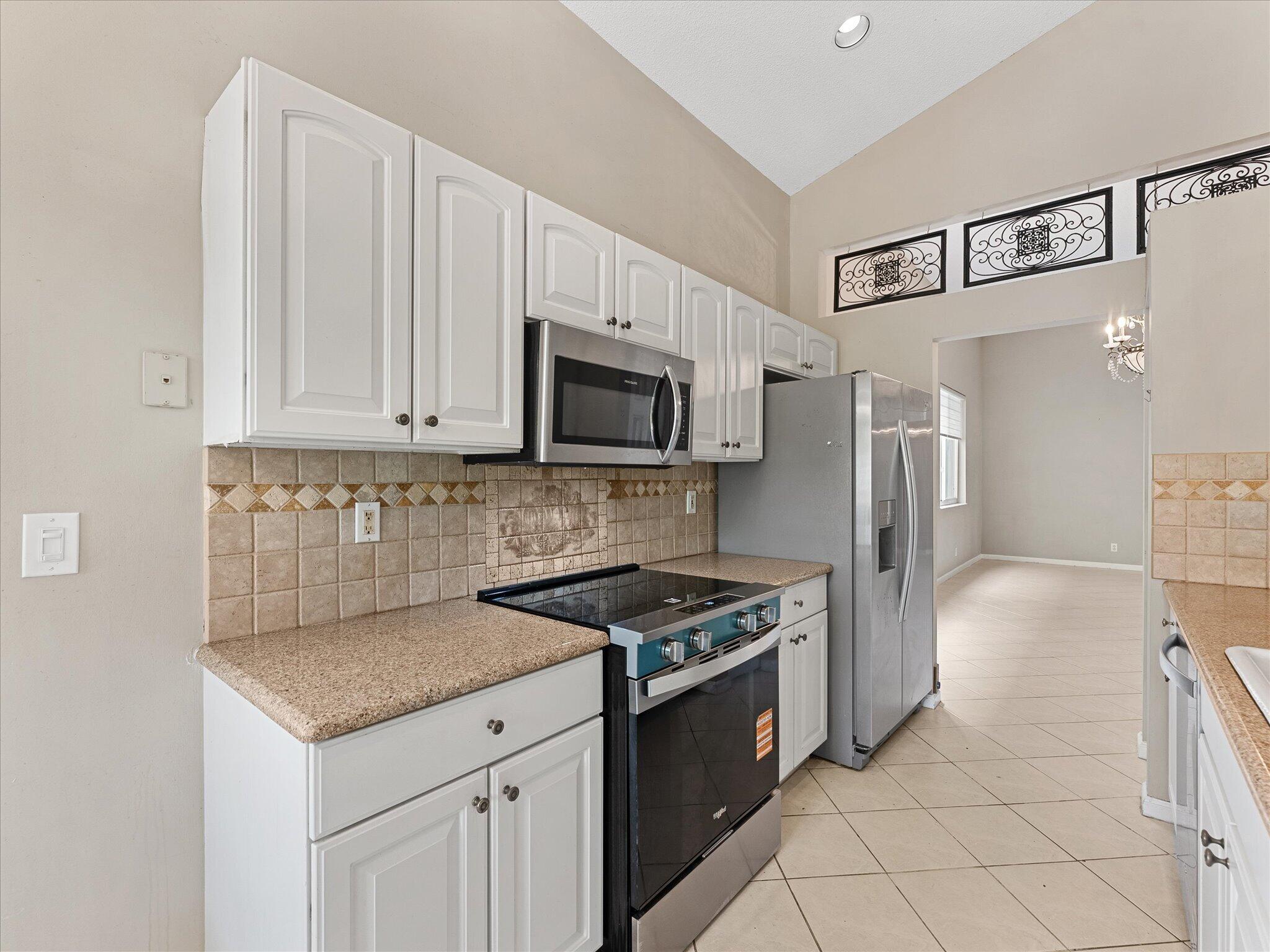 REGENCY LAKES AT COCONUT CREEK - Residential