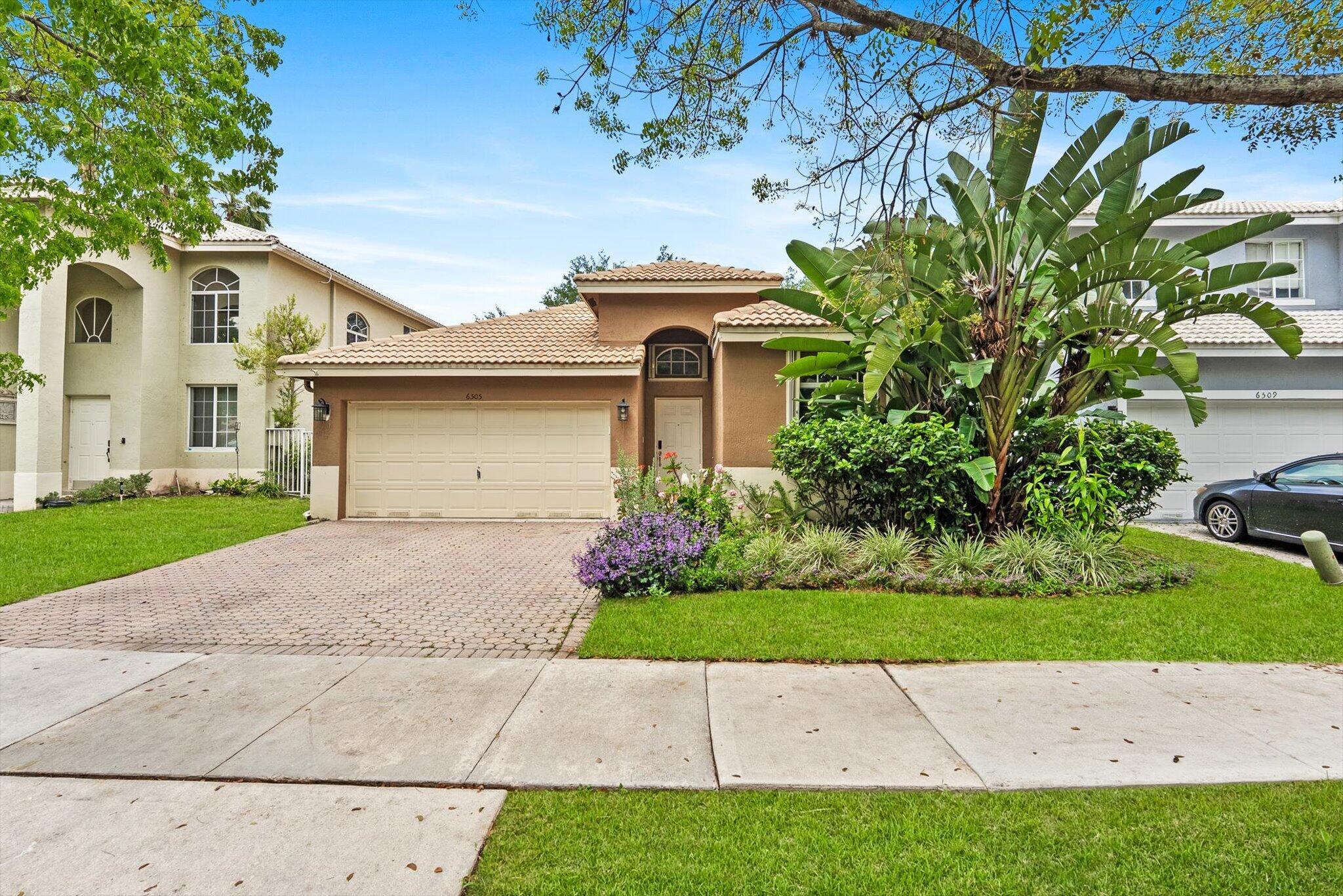 REGENCY LAKES AT COCONUT CREEK - Residential