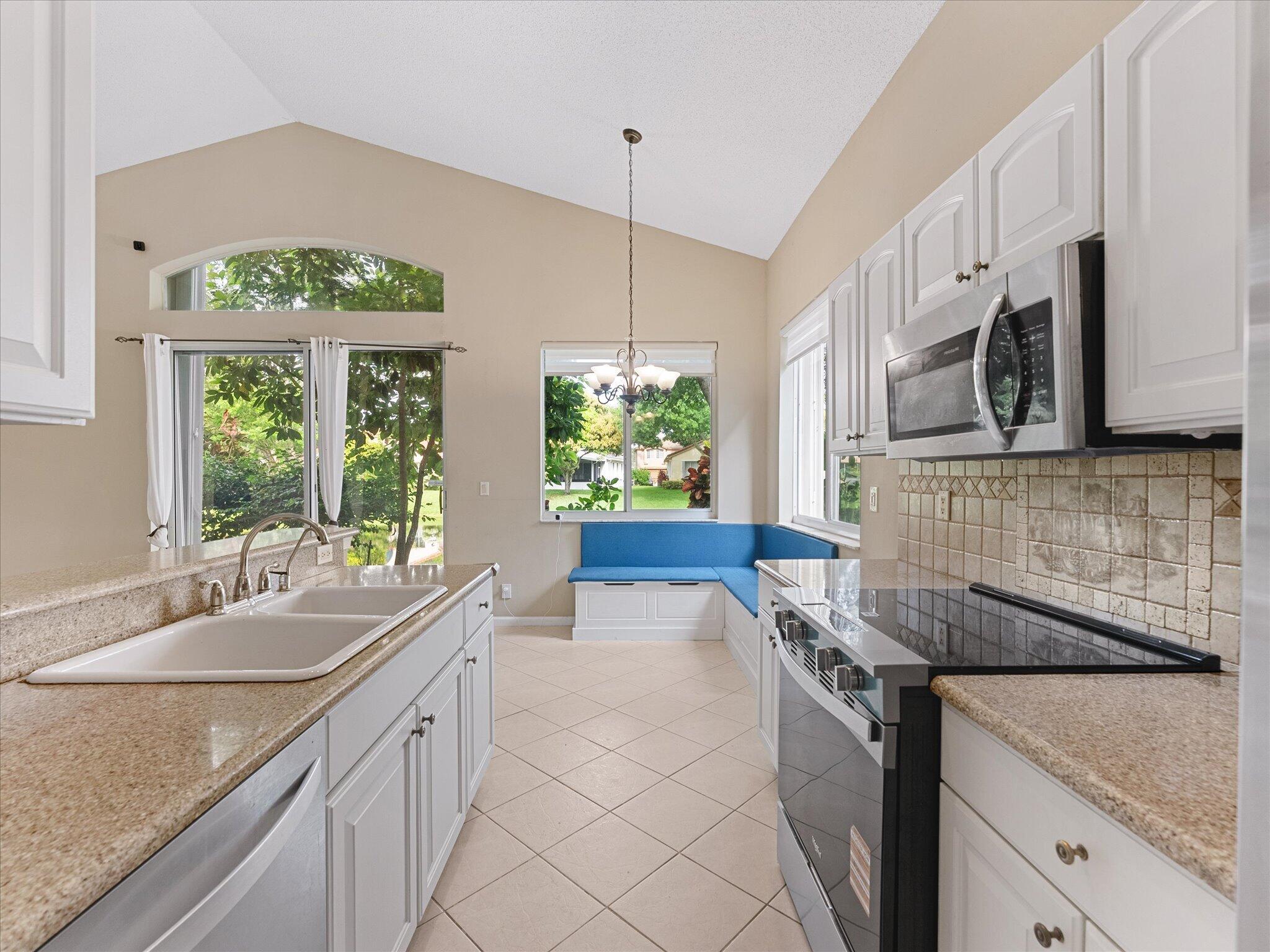 REGENCY LAKES AT COCONUT CREEK - Residential