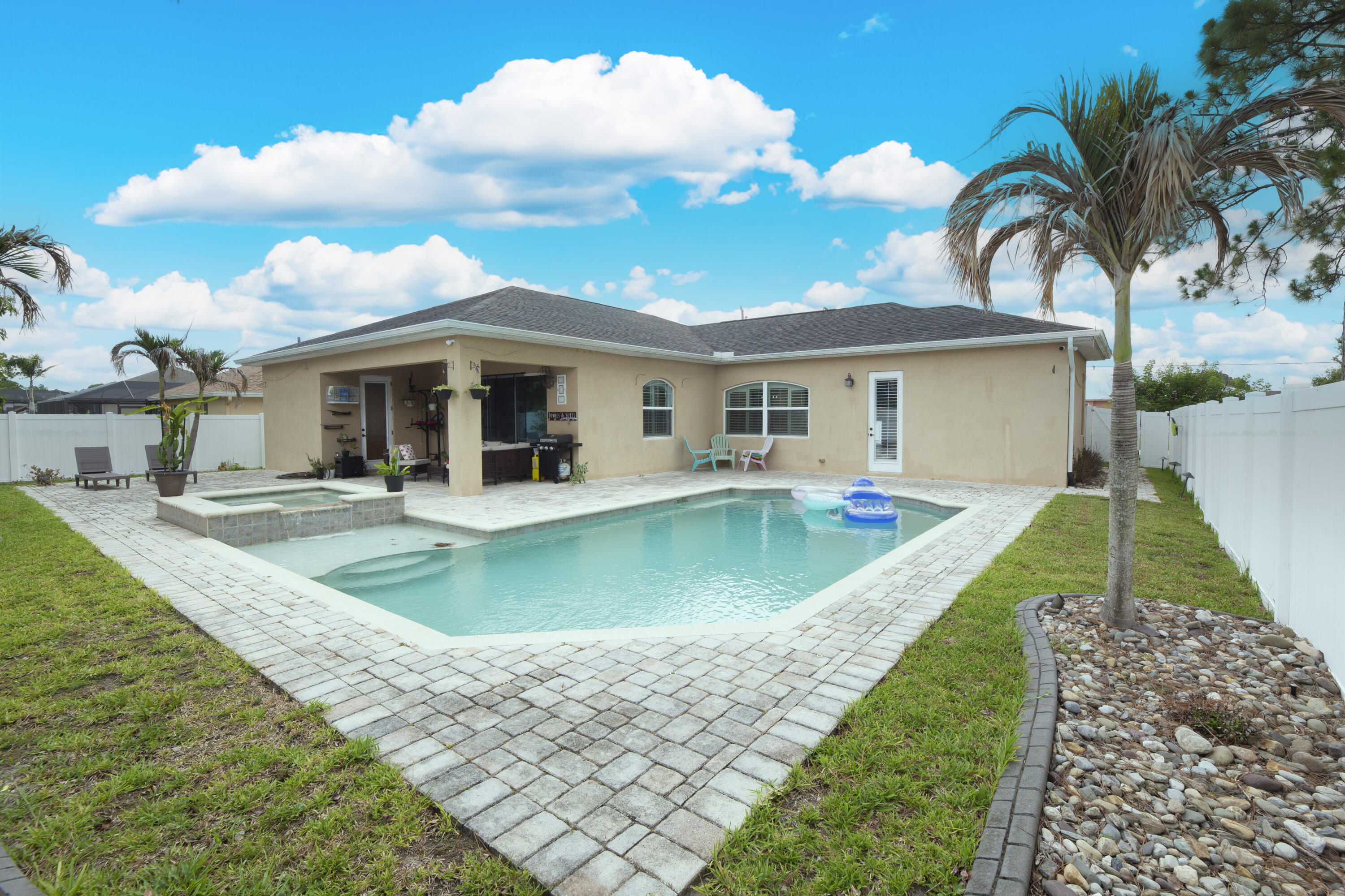 PORT ST LUCIE SECTION 44 - Residential