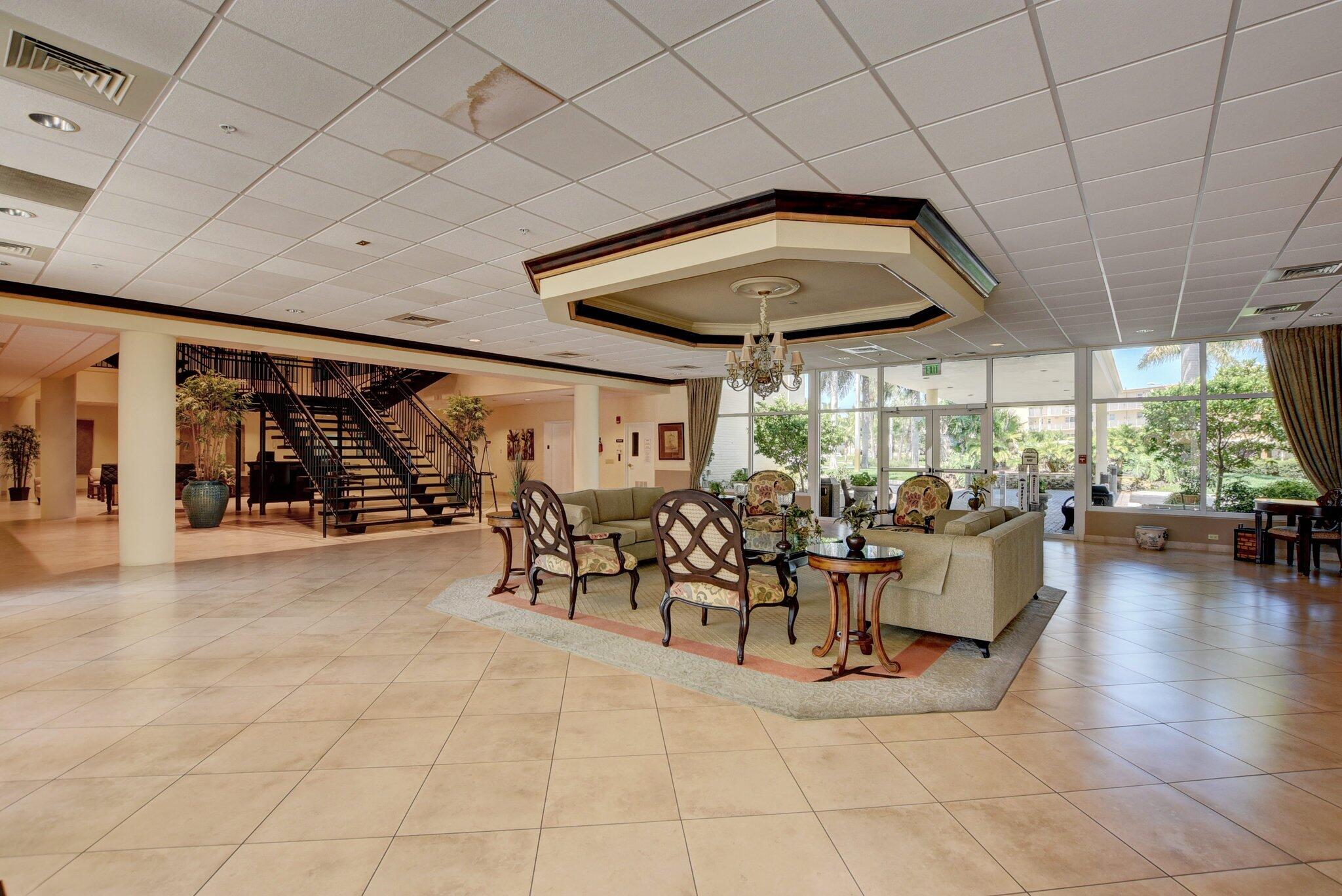 VILLAGE ROYALE GREENWOOD CONDO - Residential