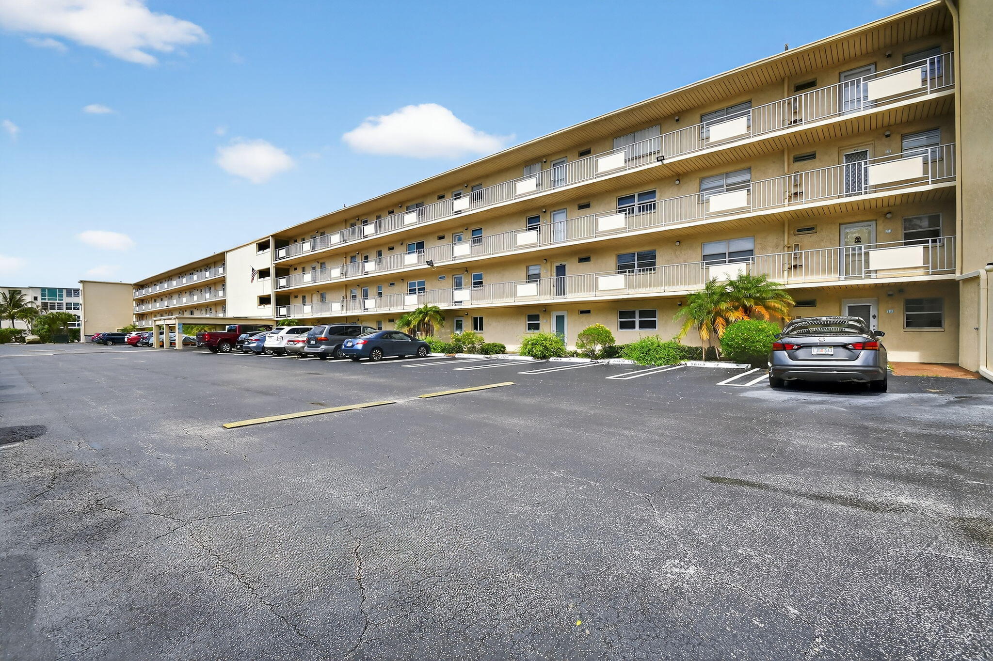 VILLAGE ROYALE GREENWOOD CONDO - Residential