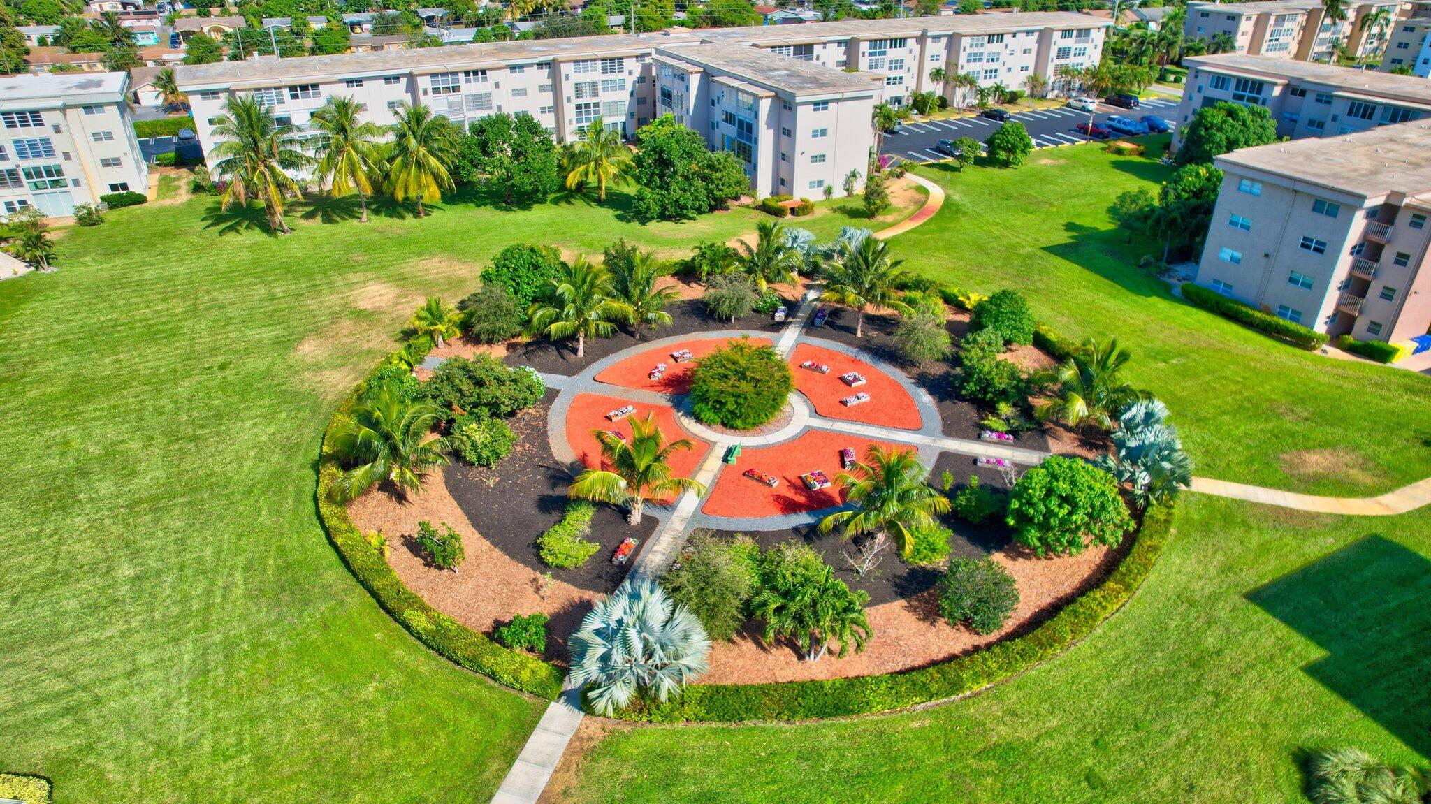 VILLAGE ROYALE GREENWOOD CONDO - Residential
