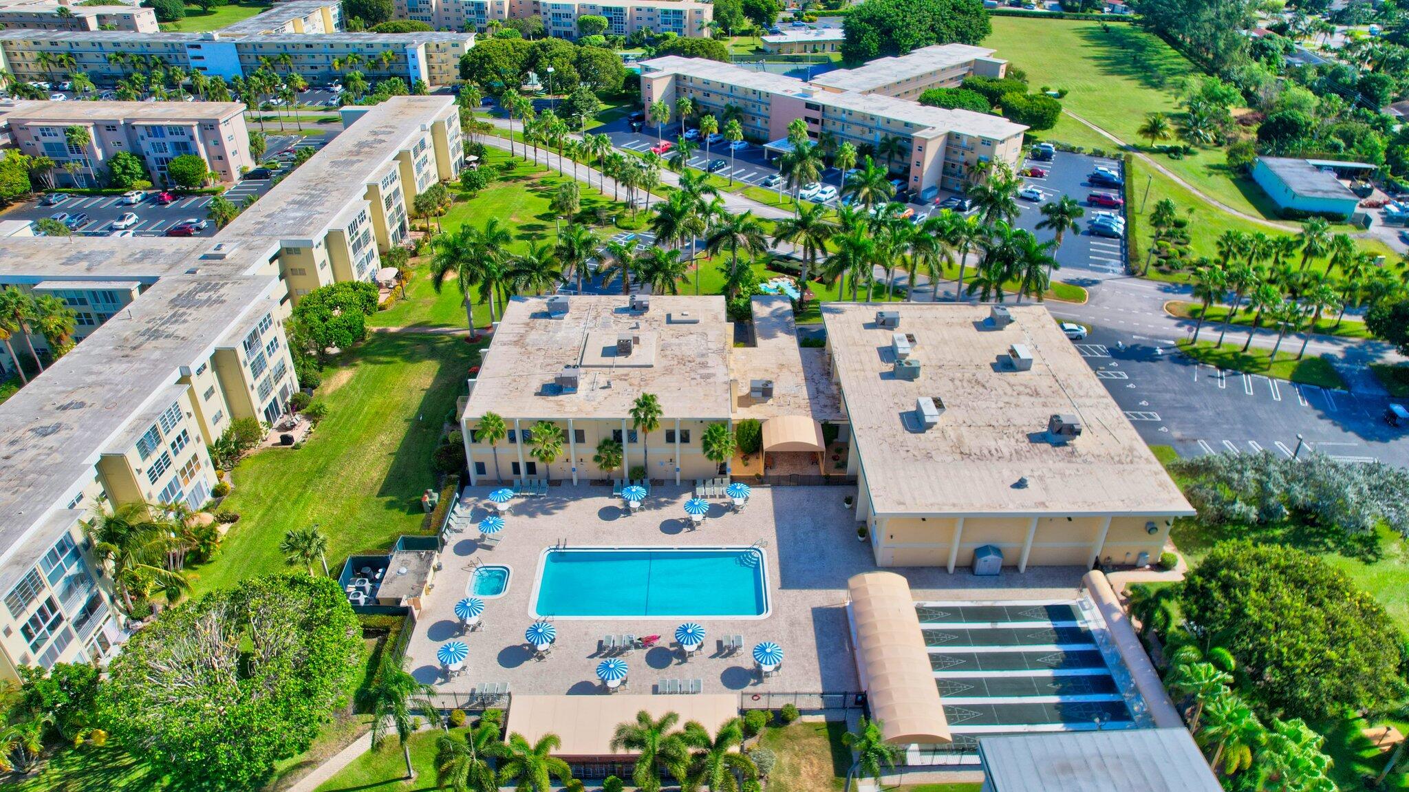 VILLAGE ROYALE GREENWOOD CONDO - Residential