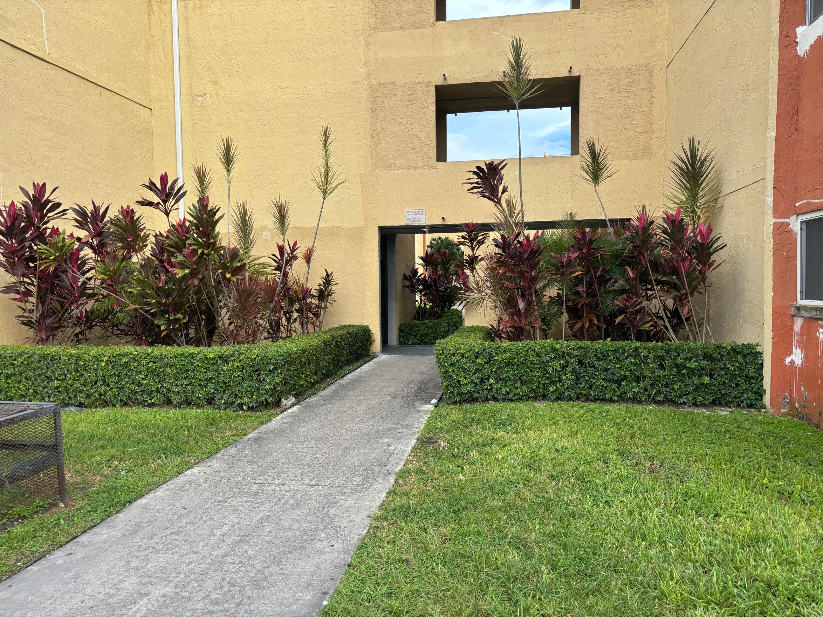 Royal Point I CONDOMINIUM - Residential Lease
