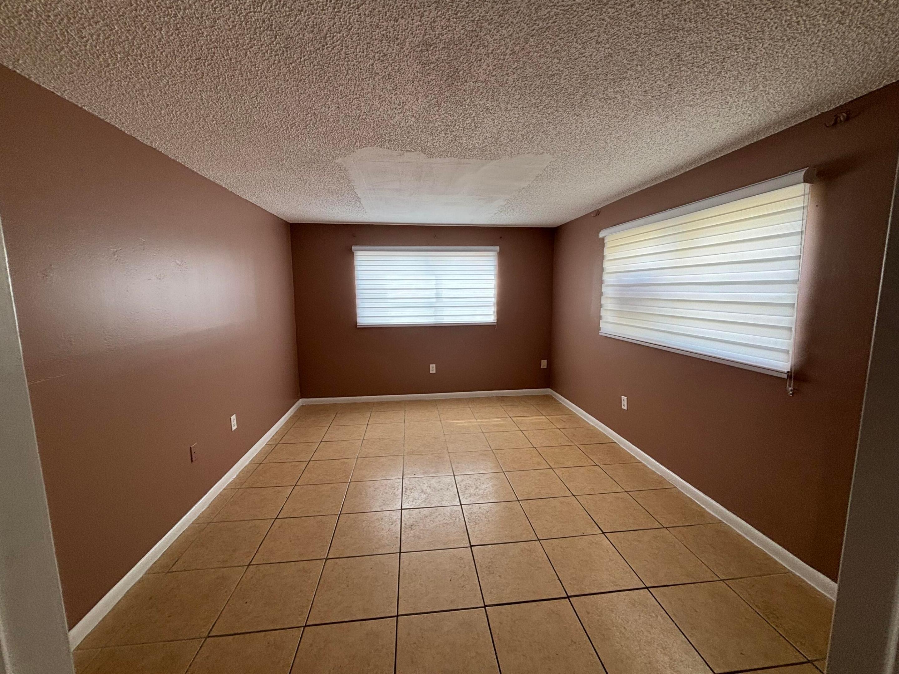 Royal Point I CONDOMINIUM - Residential Lease