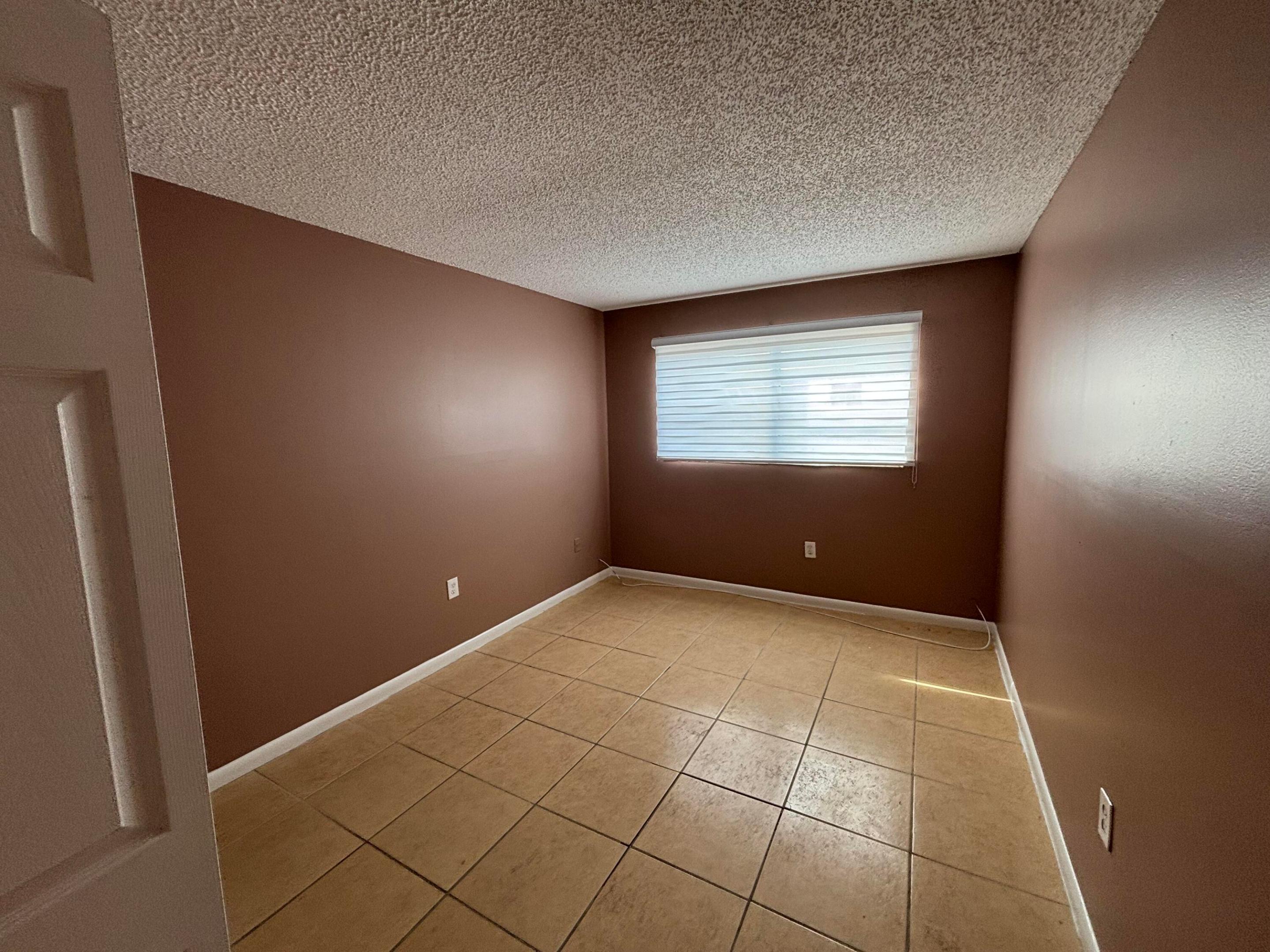 Royal Point I CONDOMINIUM - Residential Lease