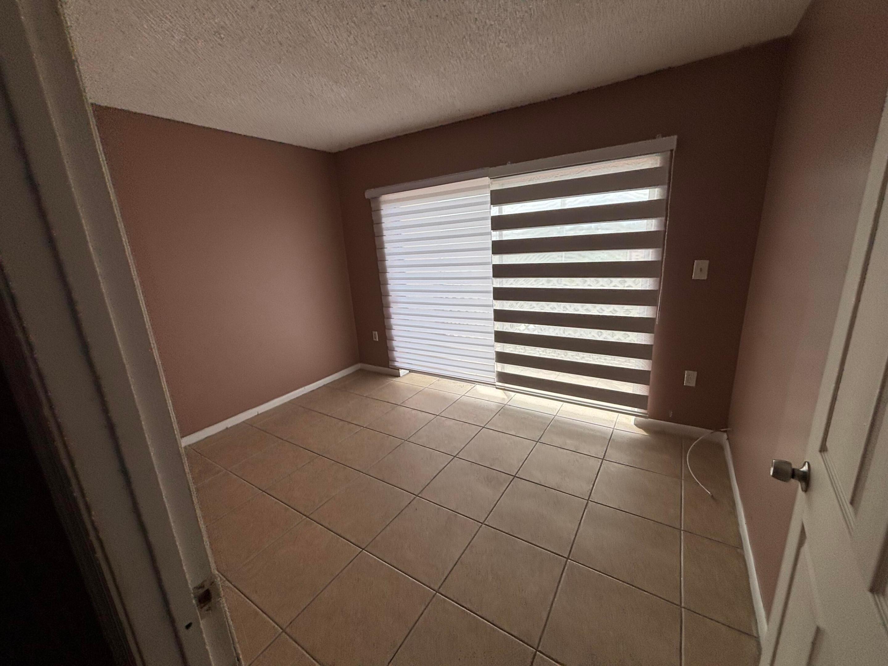 Royal Point I CONDOMINIUM - Residential Lease