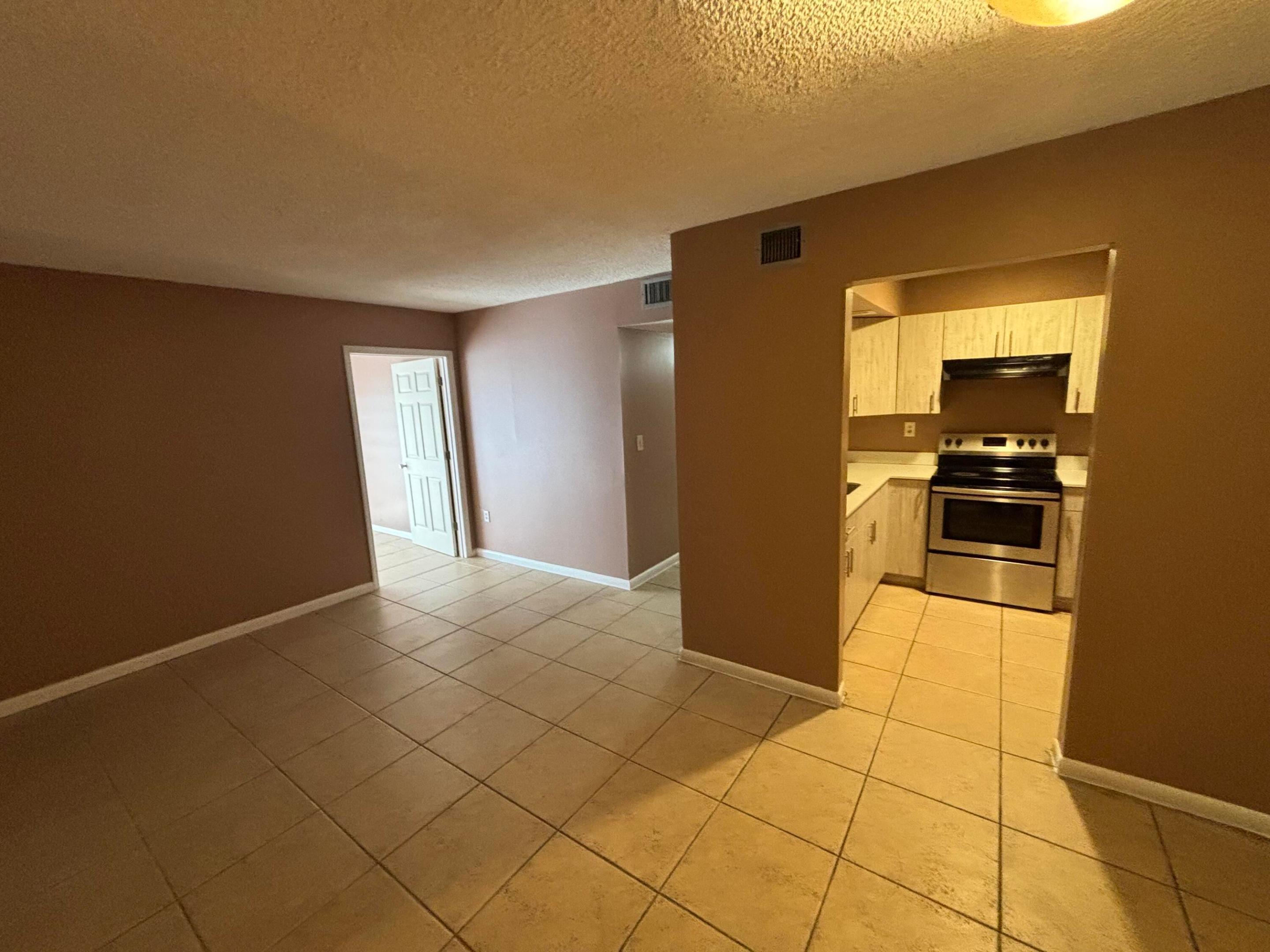 Royal Point I CONDOMINIUM - Residential Lease