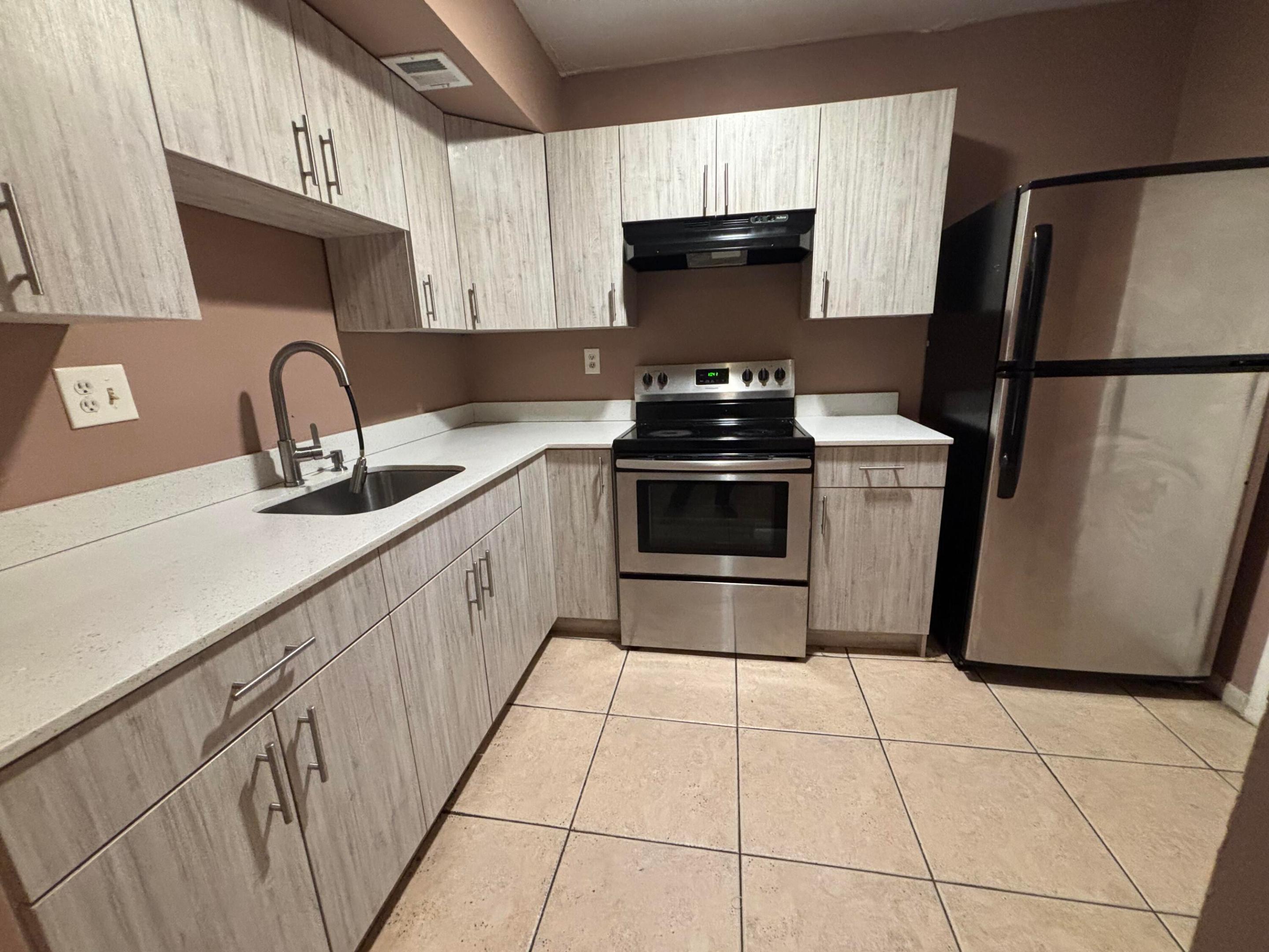 Royal Point I CONDOMINIUM - Residential Lease