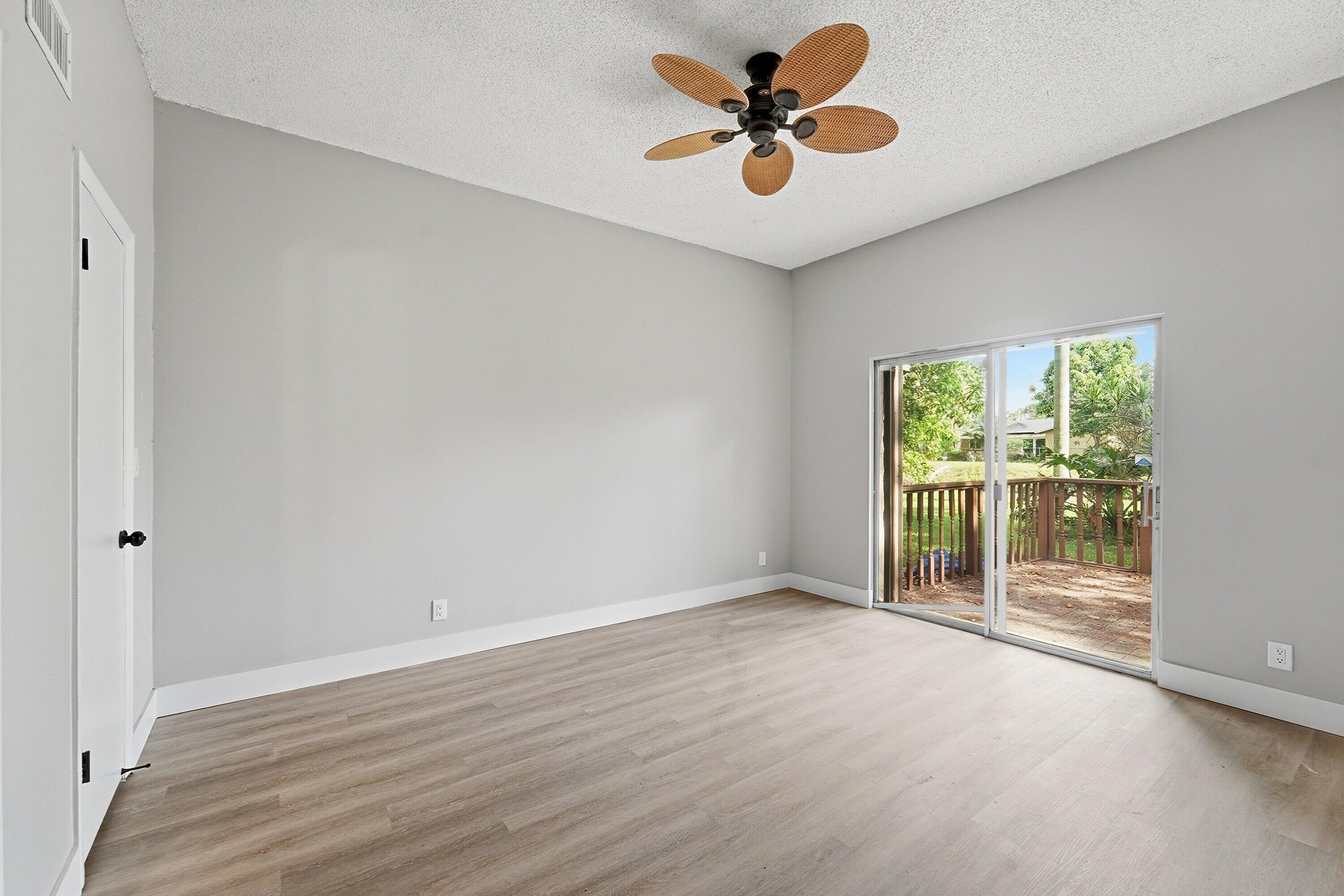 APPLE CREEK - Residential