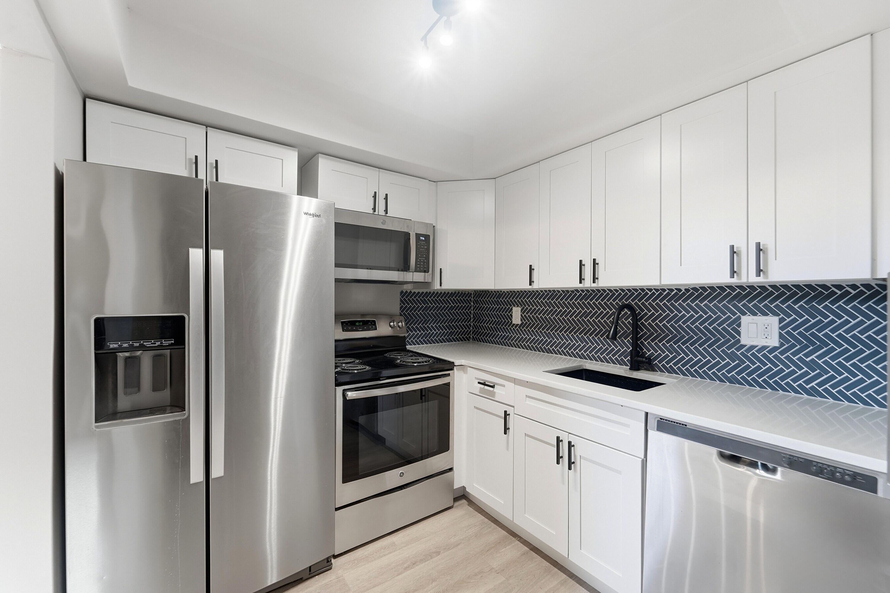 APPLE CREEK - Residential