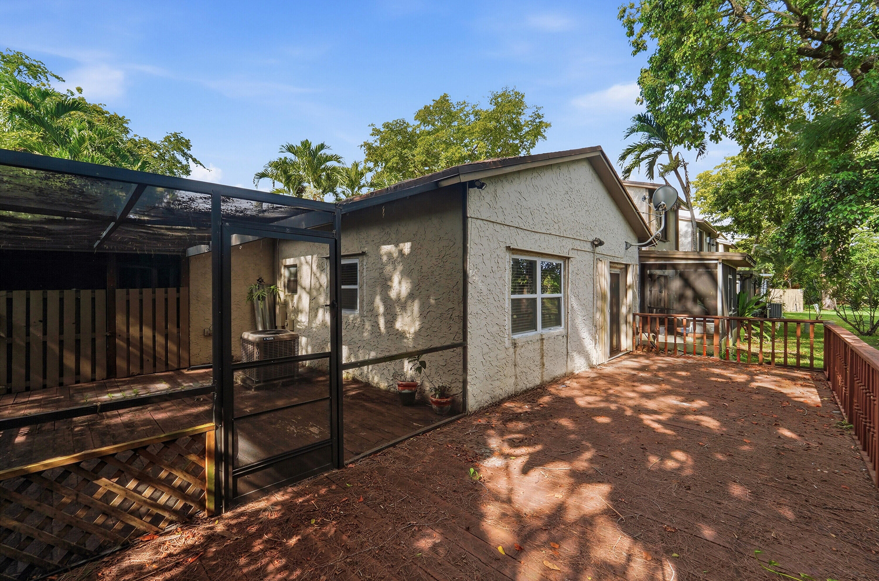 APPLE CREEK - Residential