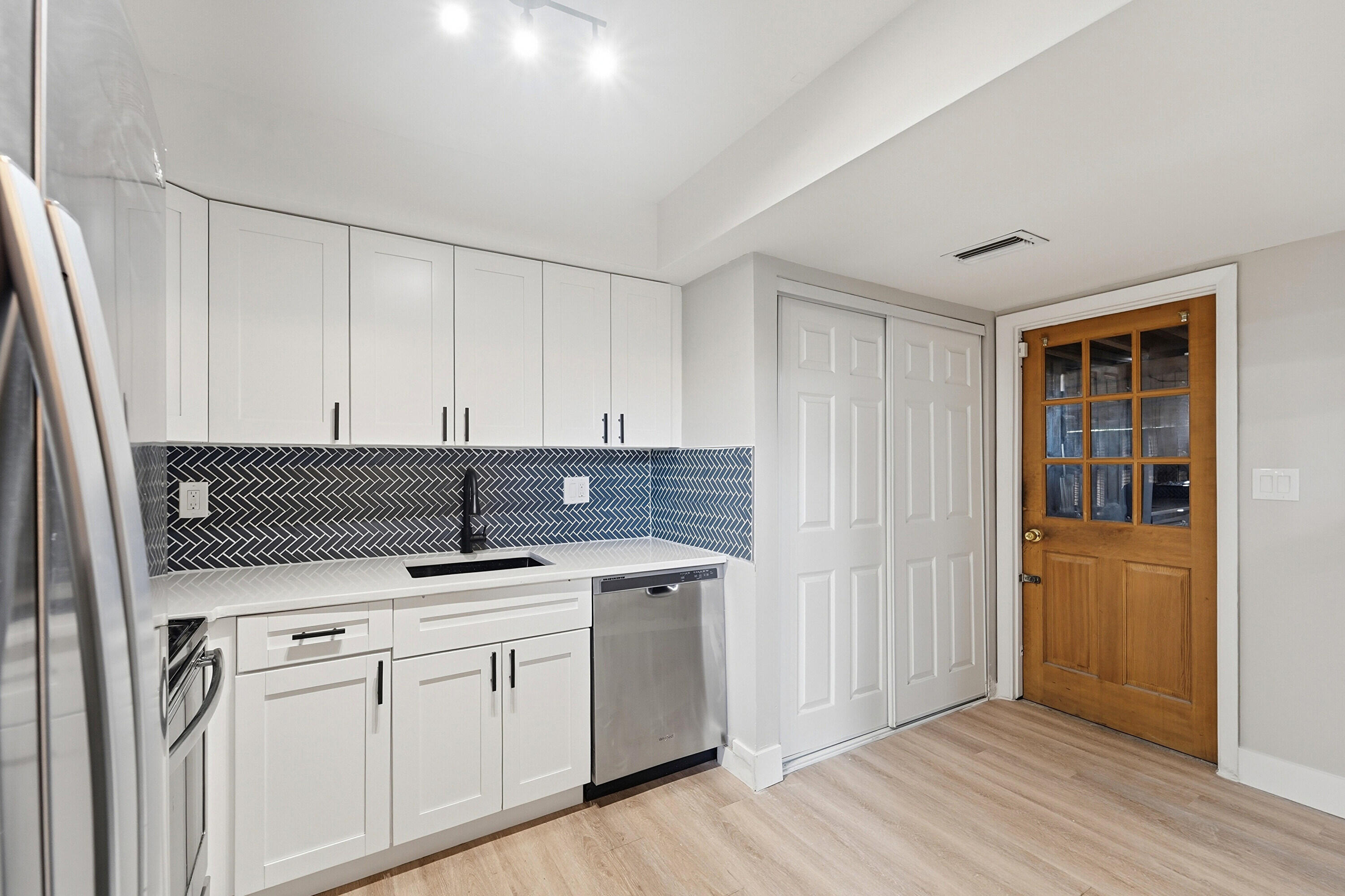 APPLE CREEK - Residential