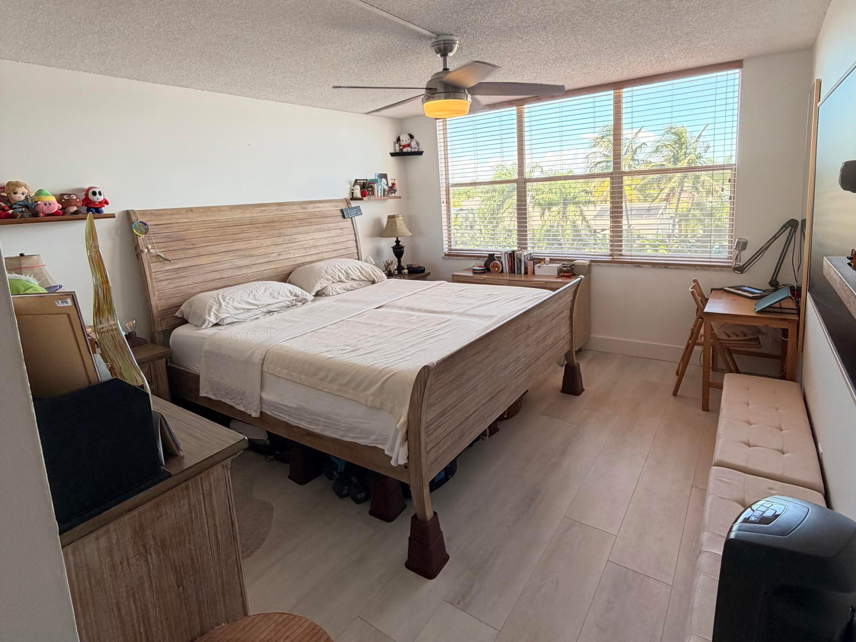 ISLAND CLUB FOUR CONDO - Residential