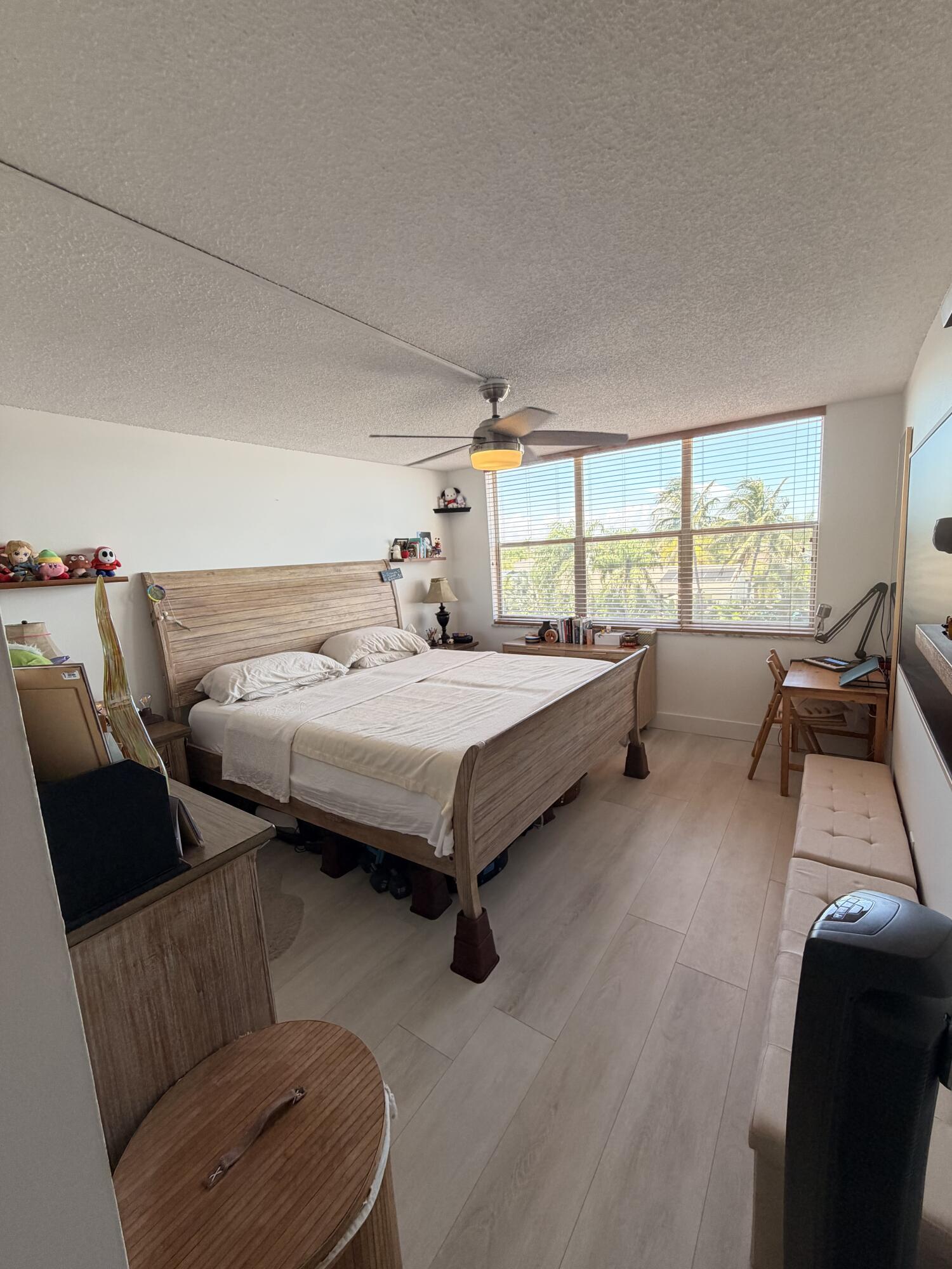 ISLAND CLUB FOUR CONDO - Residential