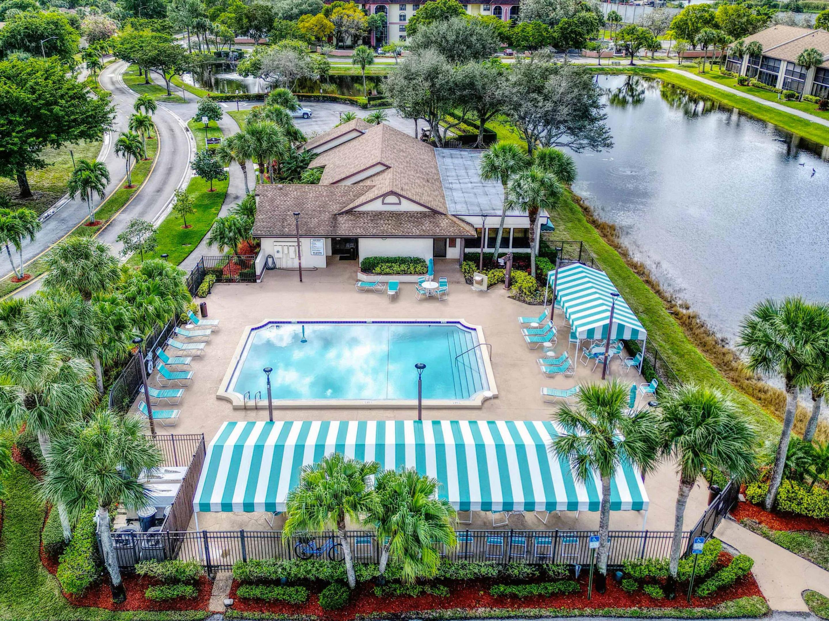 VILLAS OF WILLOW BEND - Residential