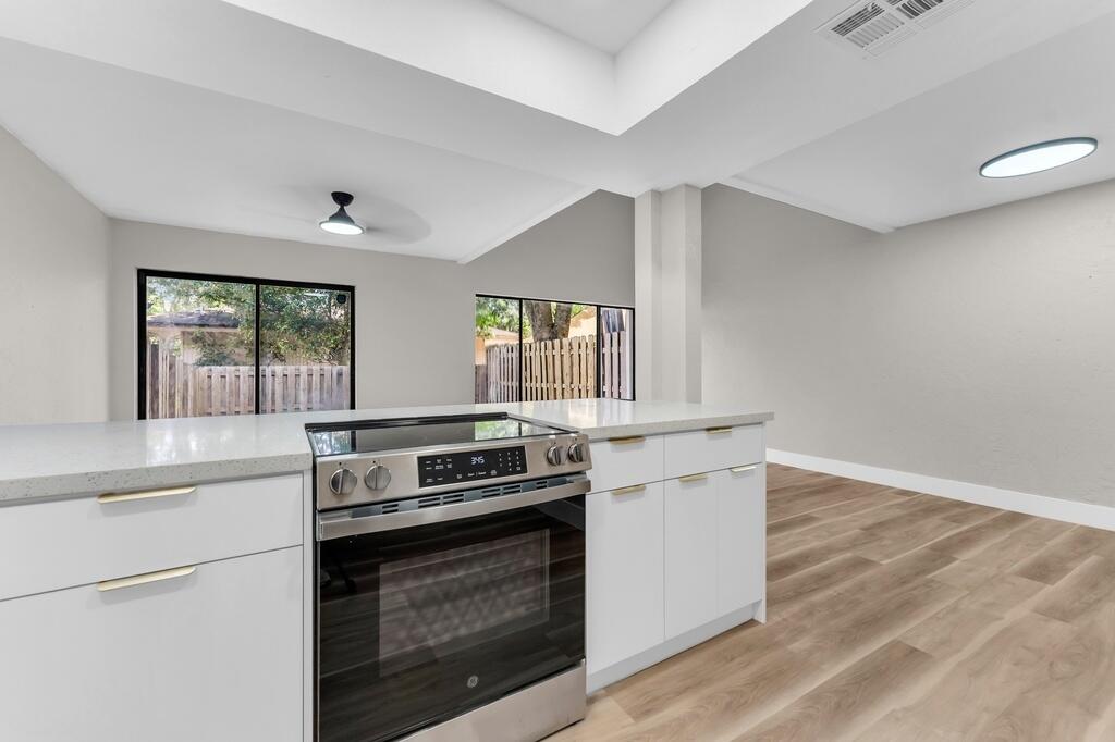 COLONIAL LAKES VILLAS - Residential