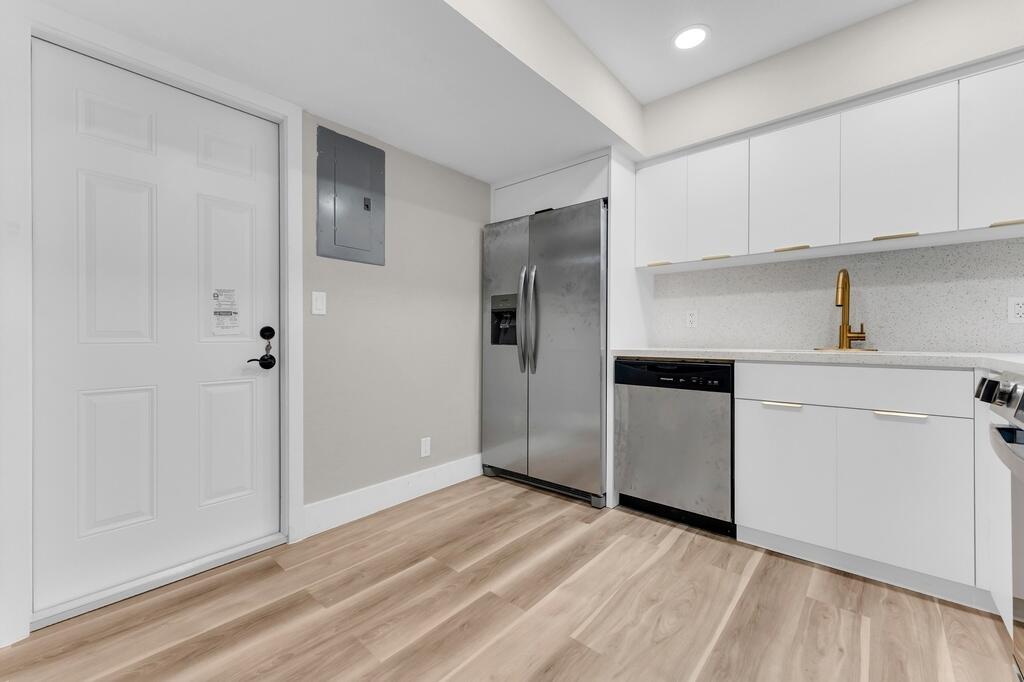 COLONIAL LAKES VILLAS - Residential